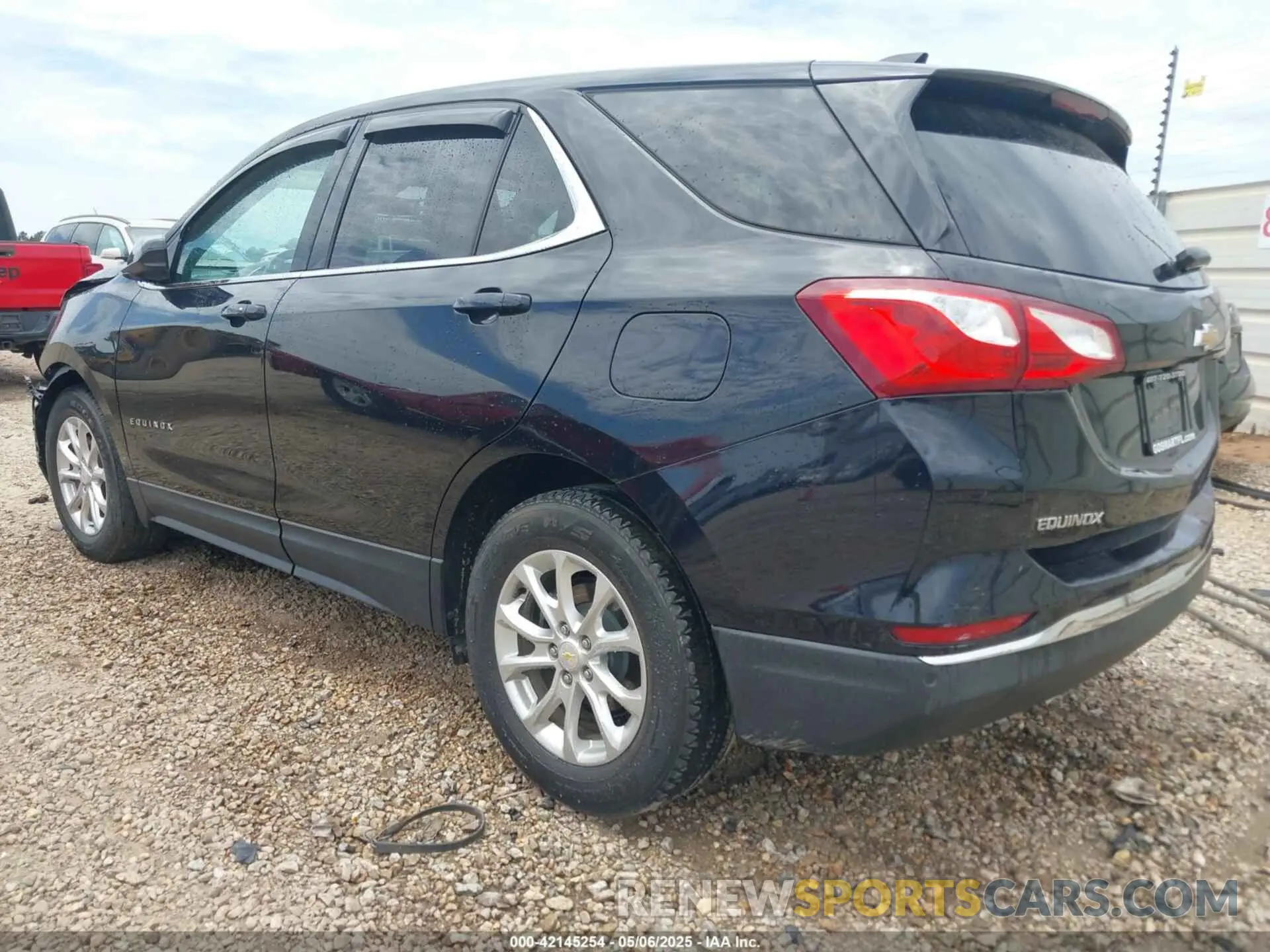 3 Photograph of a damaged car 2GNAXJEV5L6243512 CHEVROLET EQUINOX 2020