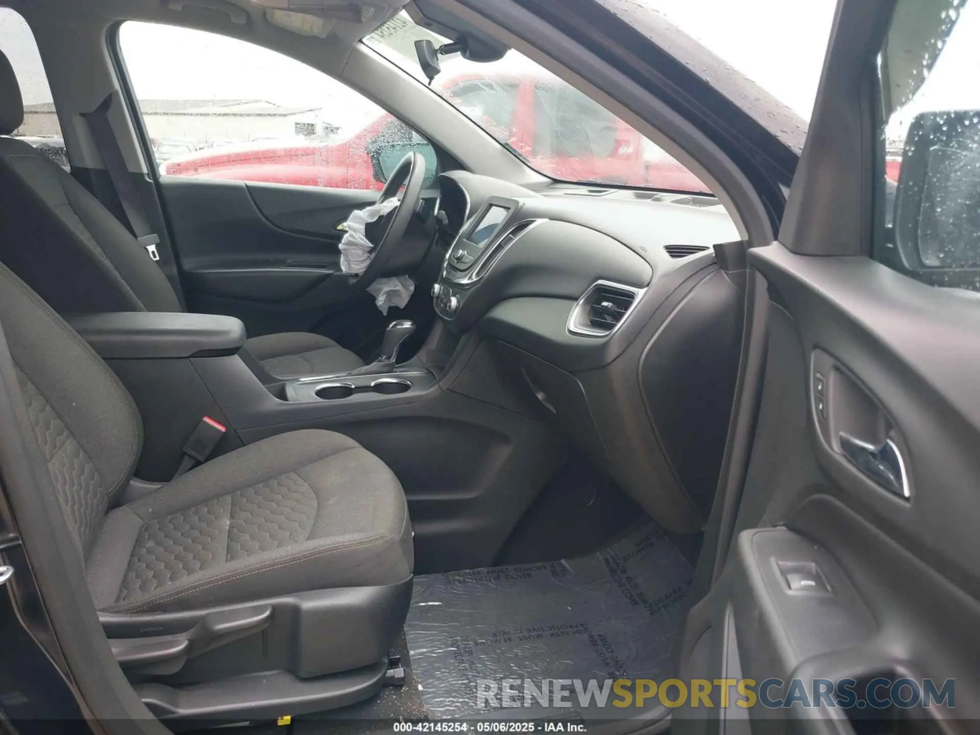 5 Photograph of a damaged car 2GNAXJEV5L6243512 CHEVROLET EQUINOX 2020