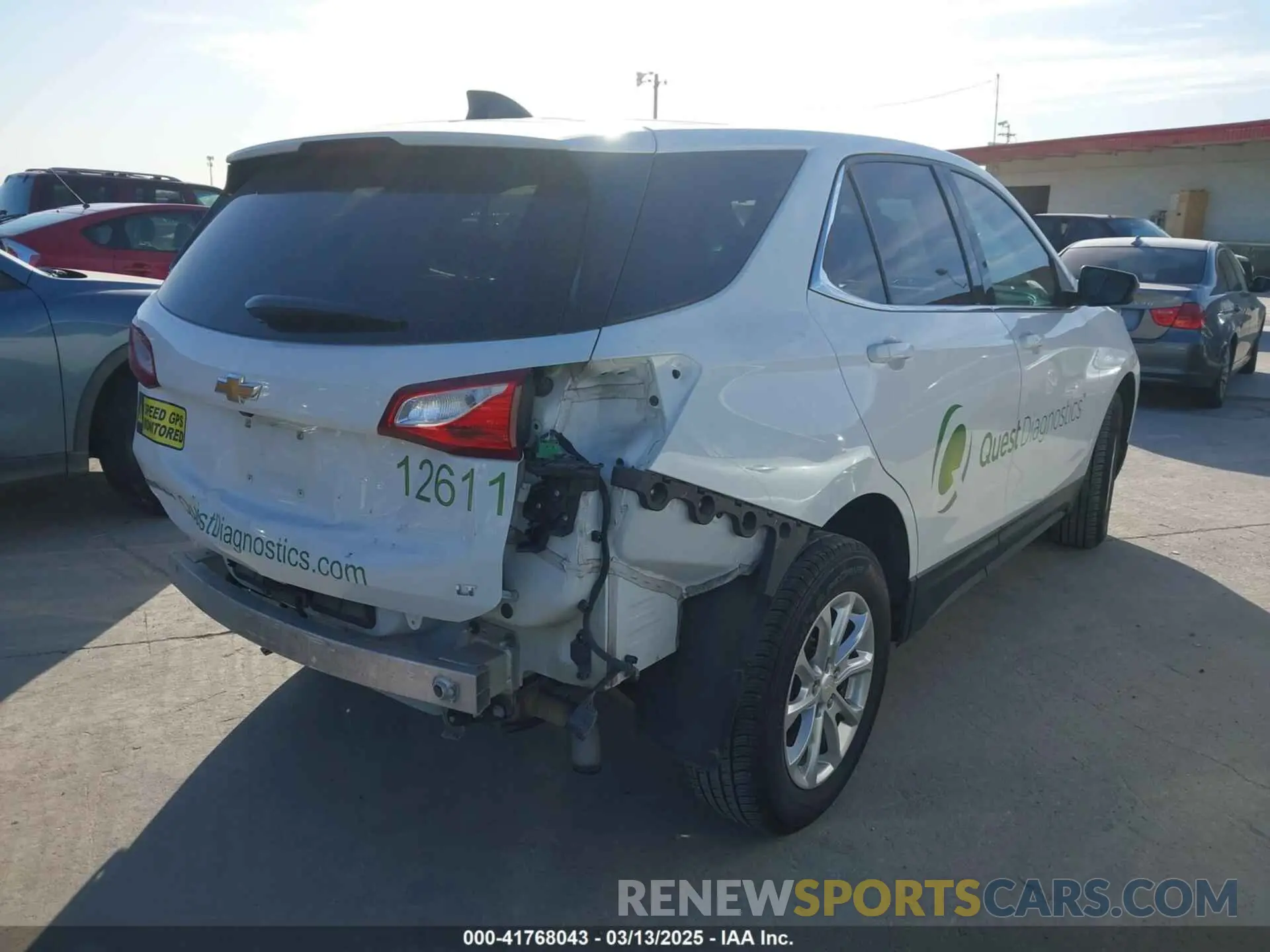 4 Photograph of a damaged car 2GNAXJEV5L6261380 CHEVROLET EQUINOX 2020