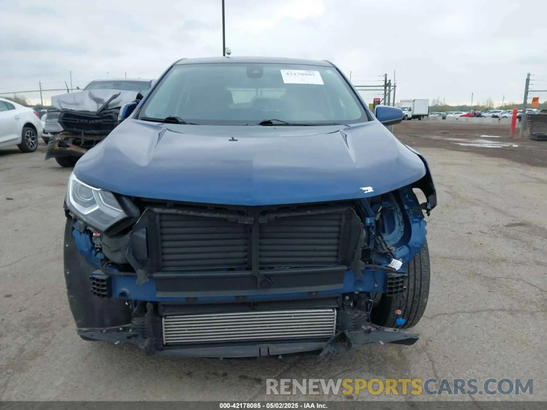 13 Photograph of a damaged car 2GNAXJEV5L6284013 CHEVROLET EQUINOX 2020