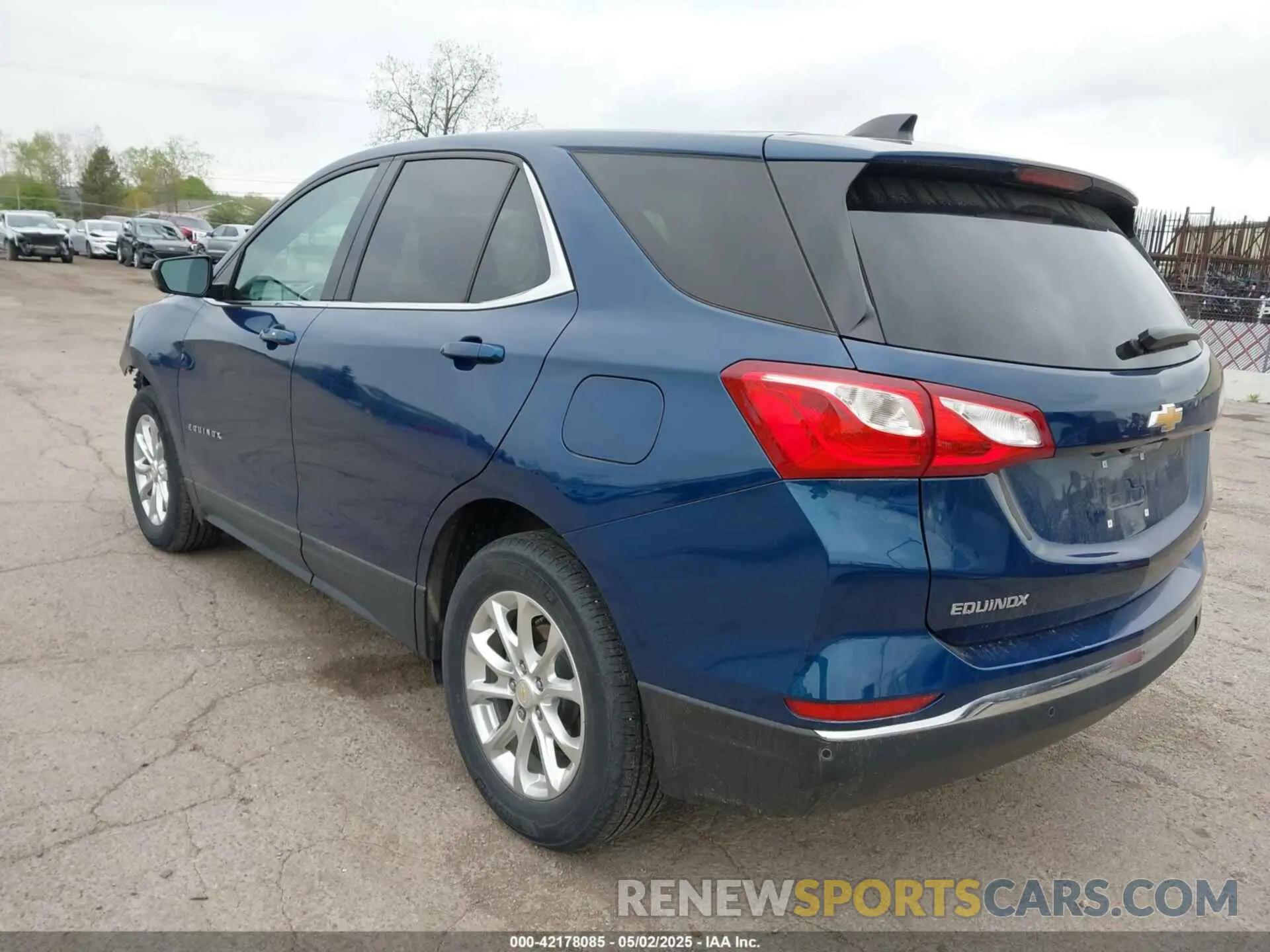 3 Photograph of a damaged car 2GNAXJEV5L6284013 CHEVROLET EQUINOX 2020
