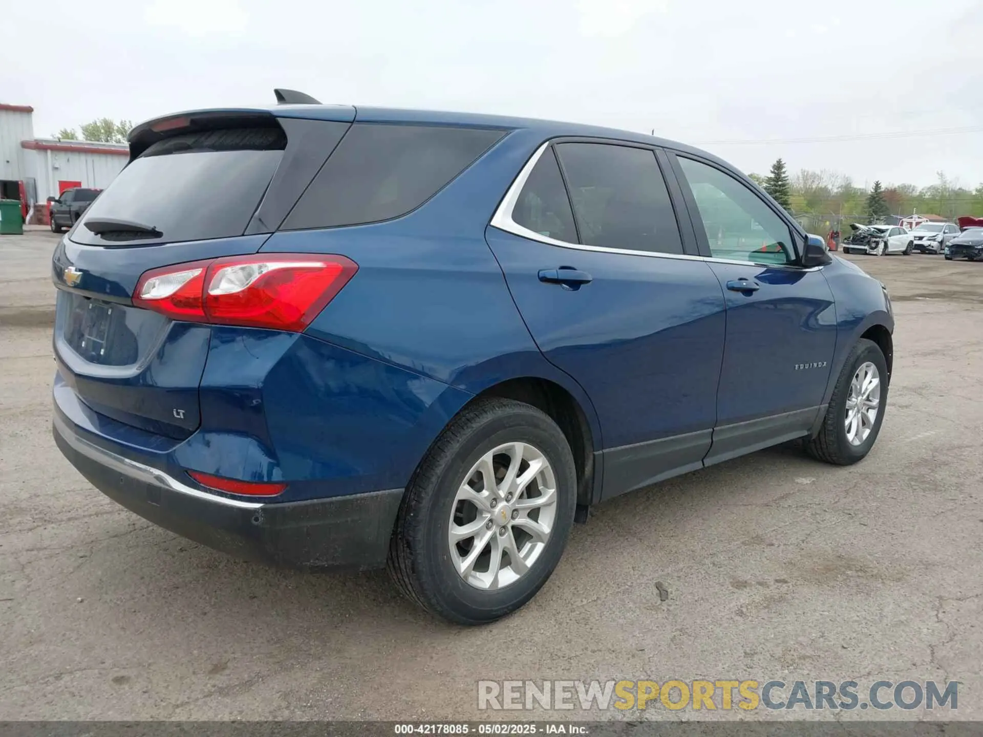4 Photograph of a damaged car 2GNAXJEV5L6284013 CHEVROLET EQUINOX 2020