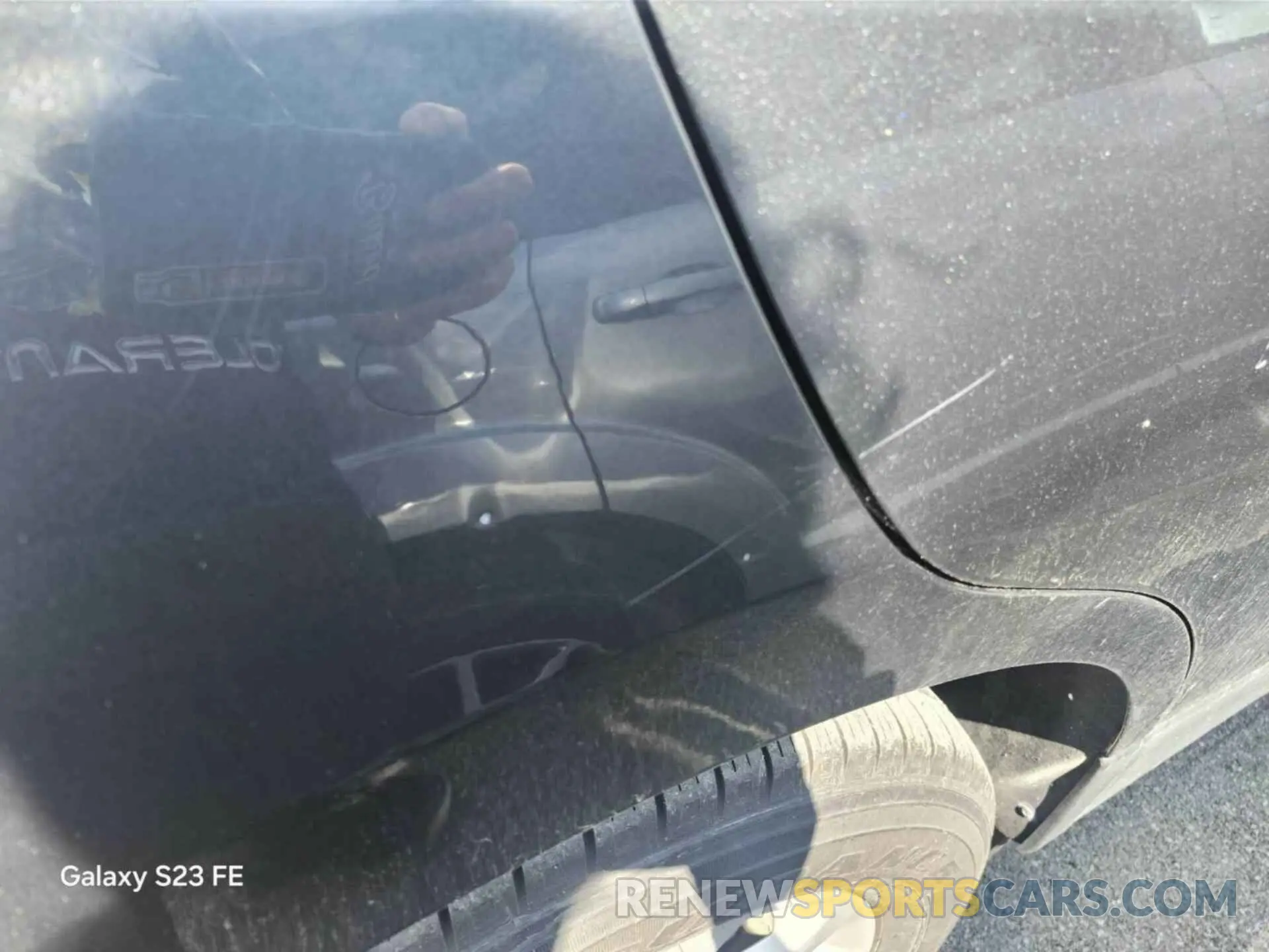 18 Photograph of a damaged car 2GNAXJEV6L6154659 CHEVROLET EQUINOX 2020