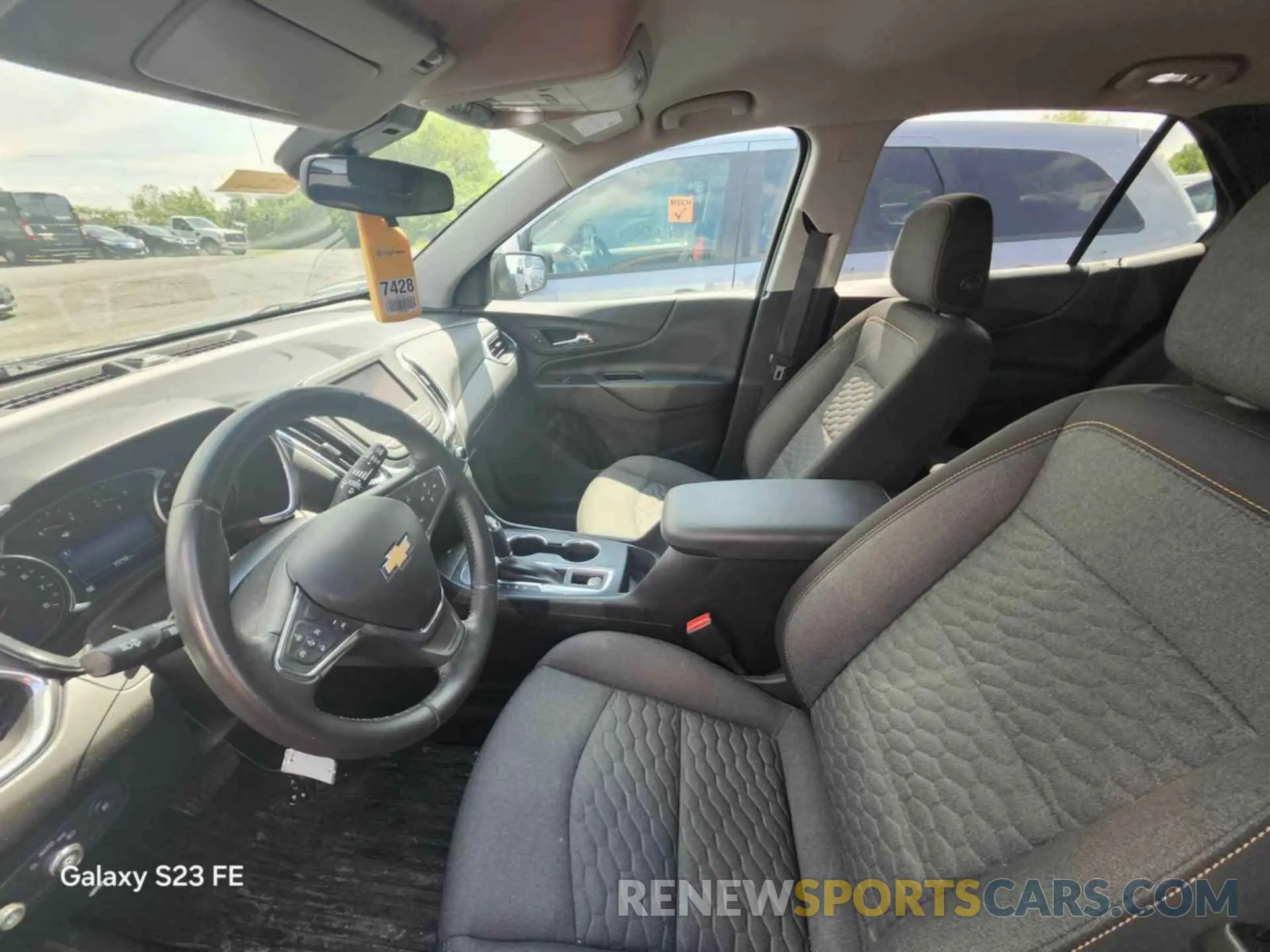 5 Photograph of a damaged car 2GNAXJEV6L6154659 CHEVROLET EQUINOX 2020