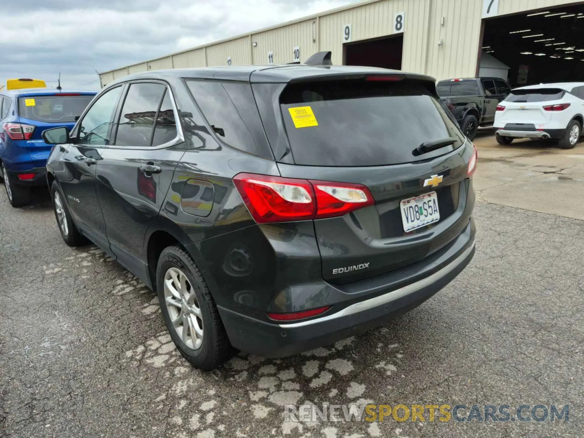 8 Photograph of a damaged car 2GNAXJEV6L6154659 CHEVROLET EQUINOX 2020
