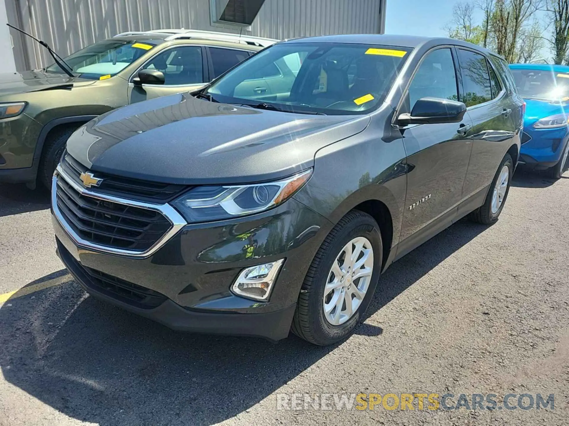 10 Photograph of a damaged car 2GNAXJEV6L6155245 CHEVROLET EQUINOX 2020