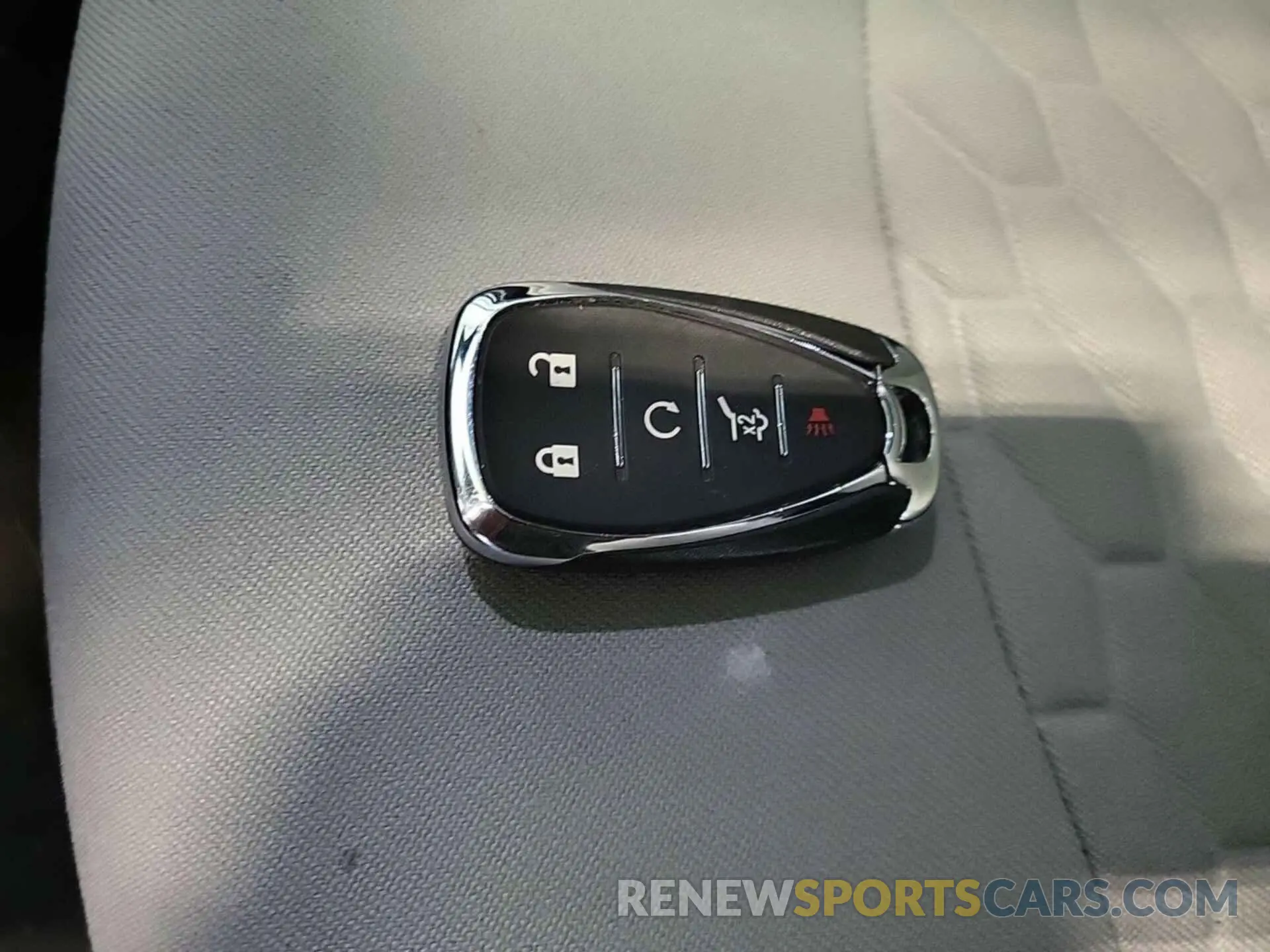 21 Photograph of a damaged car 2GNAXJEV6L6155245 CHEVROLET EQUINOX 2020