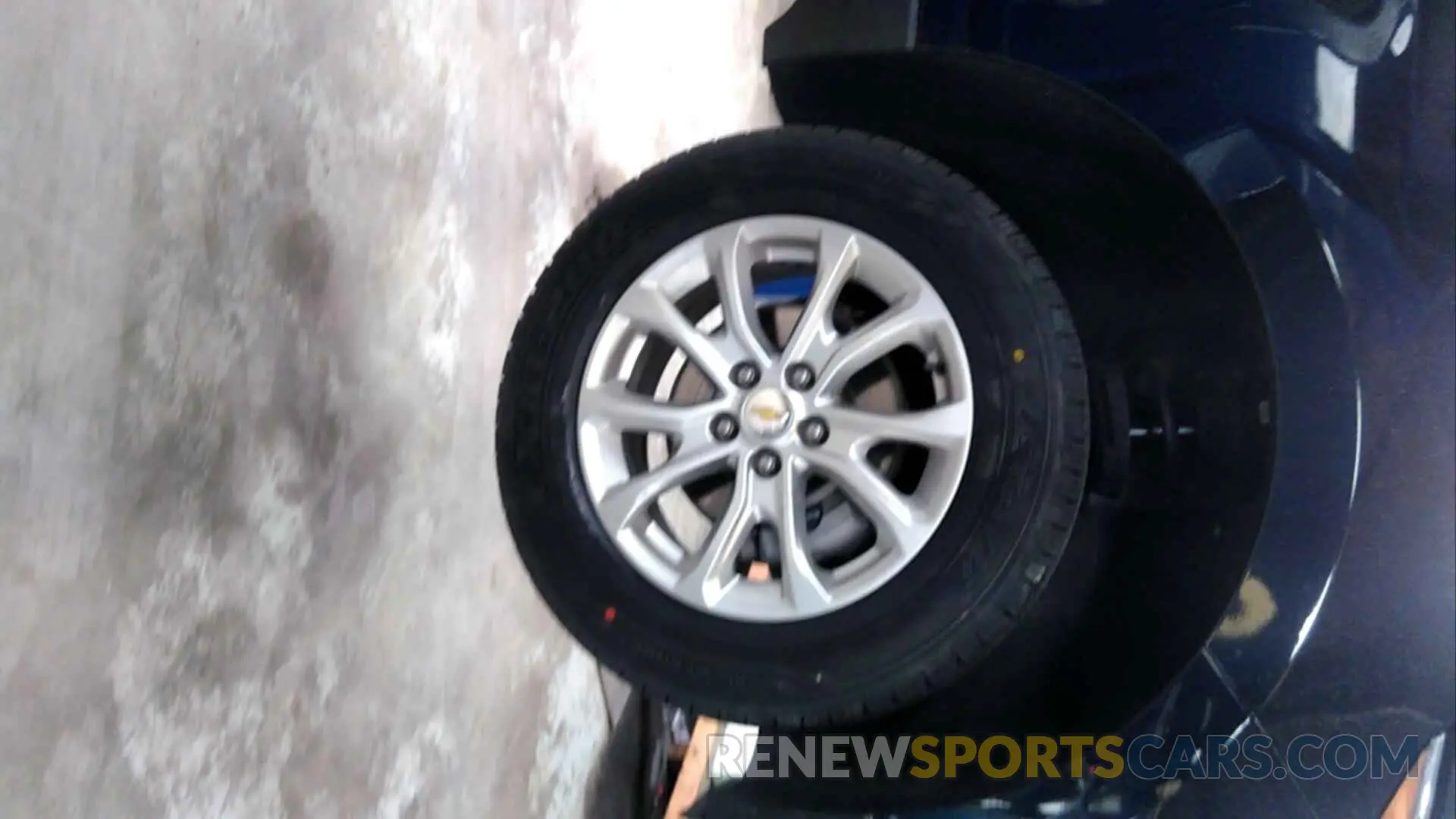 28 Photograph of a damaged car 2GNAXJEV6L6156203 CHEVROLET EQUINOX 2020