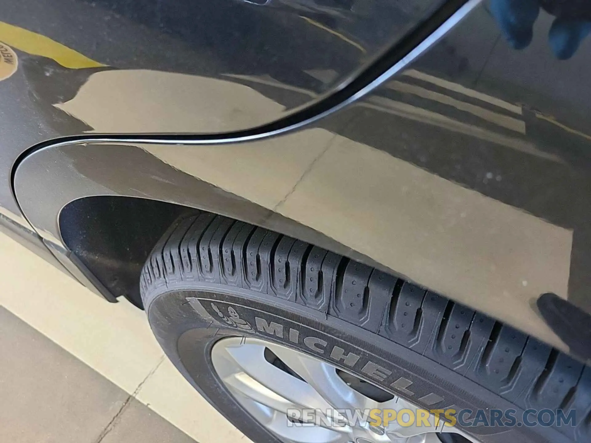 17 Photograph of a damaged car 2GNAXJEV6L6159621 CHEVROLET EQUINOX 2020