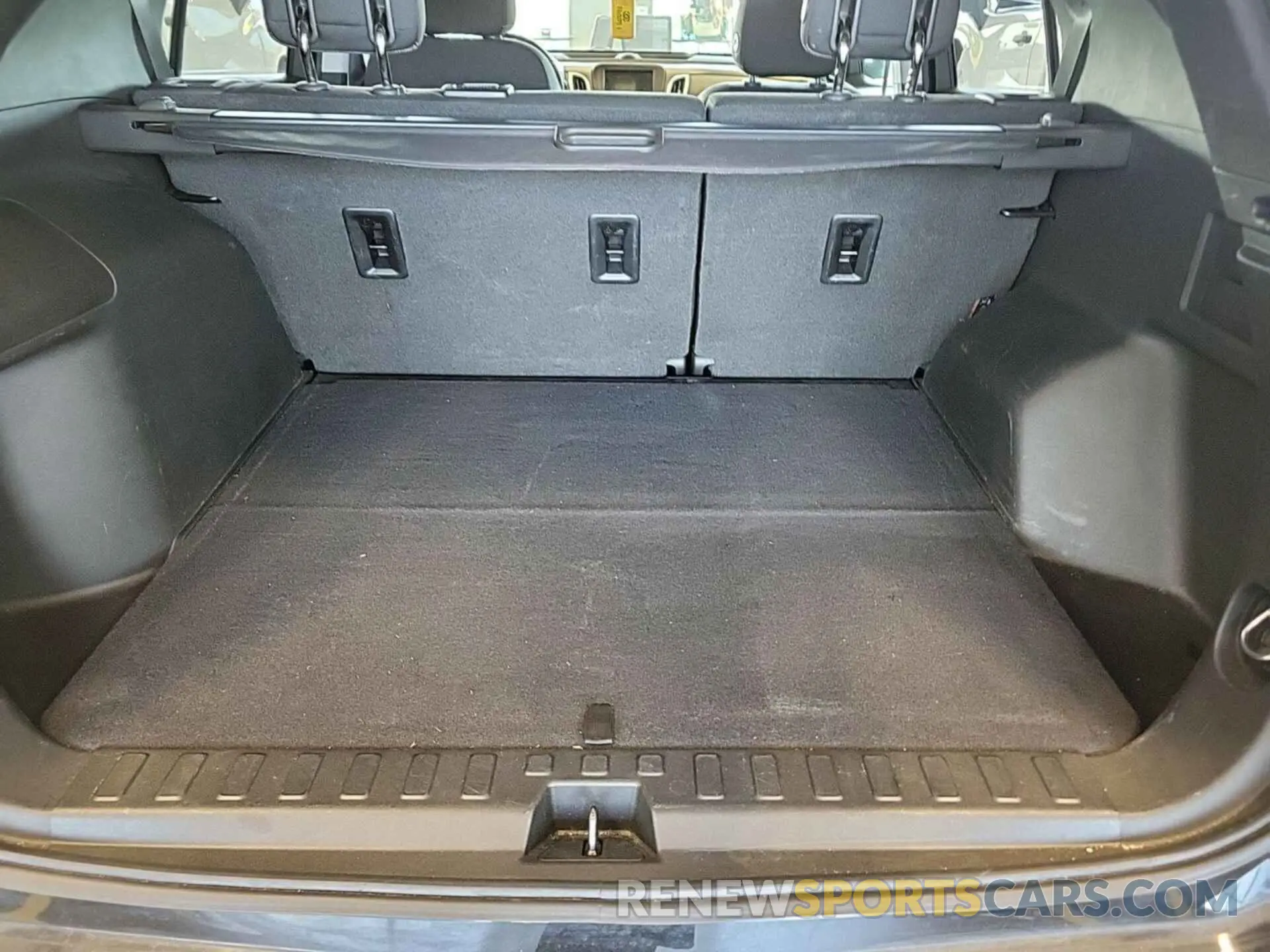 2 Photograph of a damaged car 2GNAXJEV6L6159621 CHEVROLET EQUINOX 2020