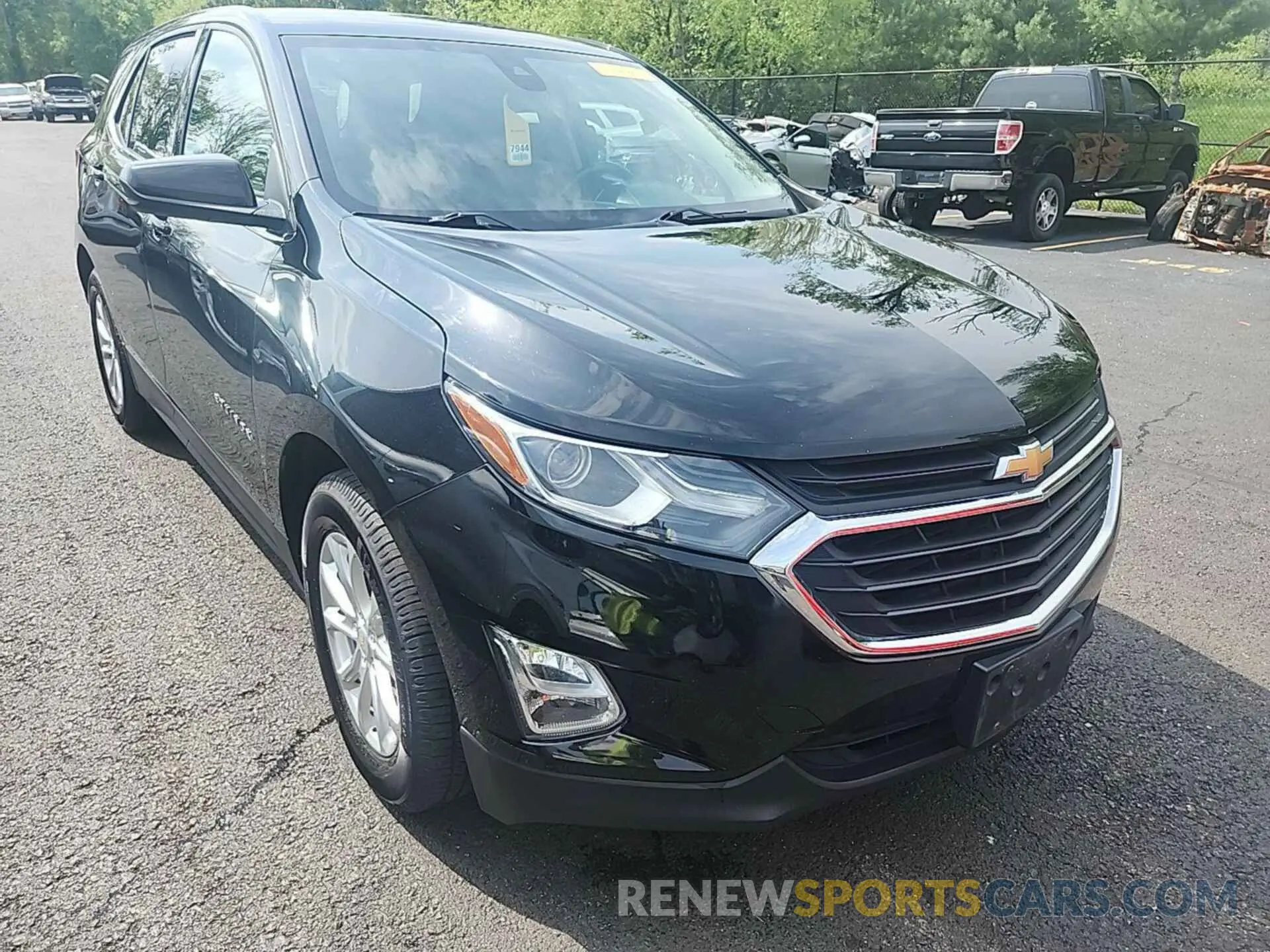 24 Photograph of a damaged car 2GNAXJEV6L6159621 CHEVROLET EQUINOX 2020