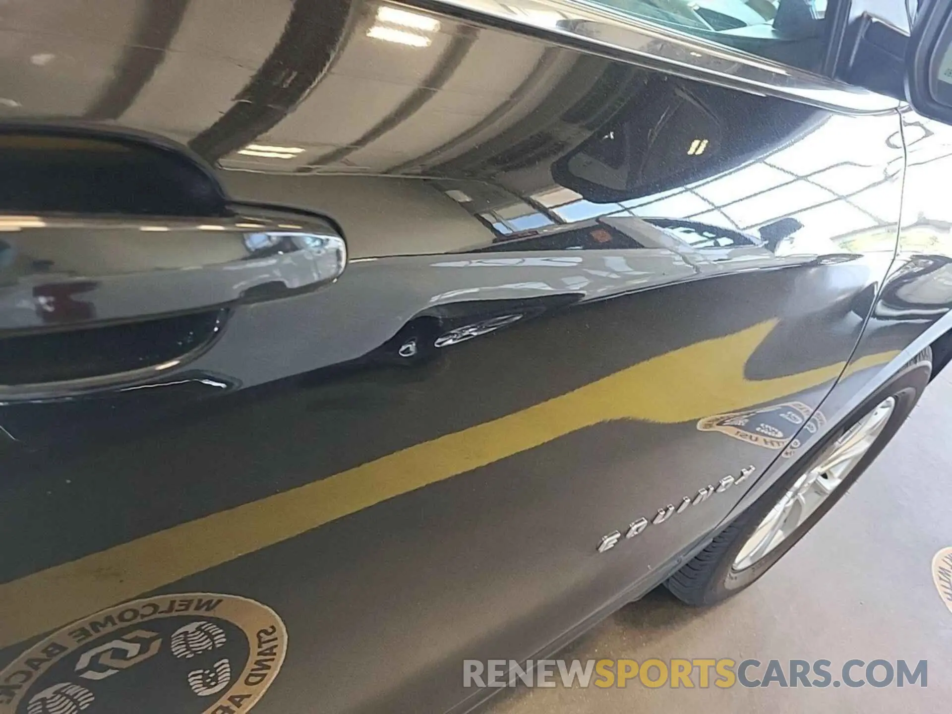 9 Photograph of a damaged car 2GNAXJEV6L6159621 CHEVROLET EQUINOX 2020