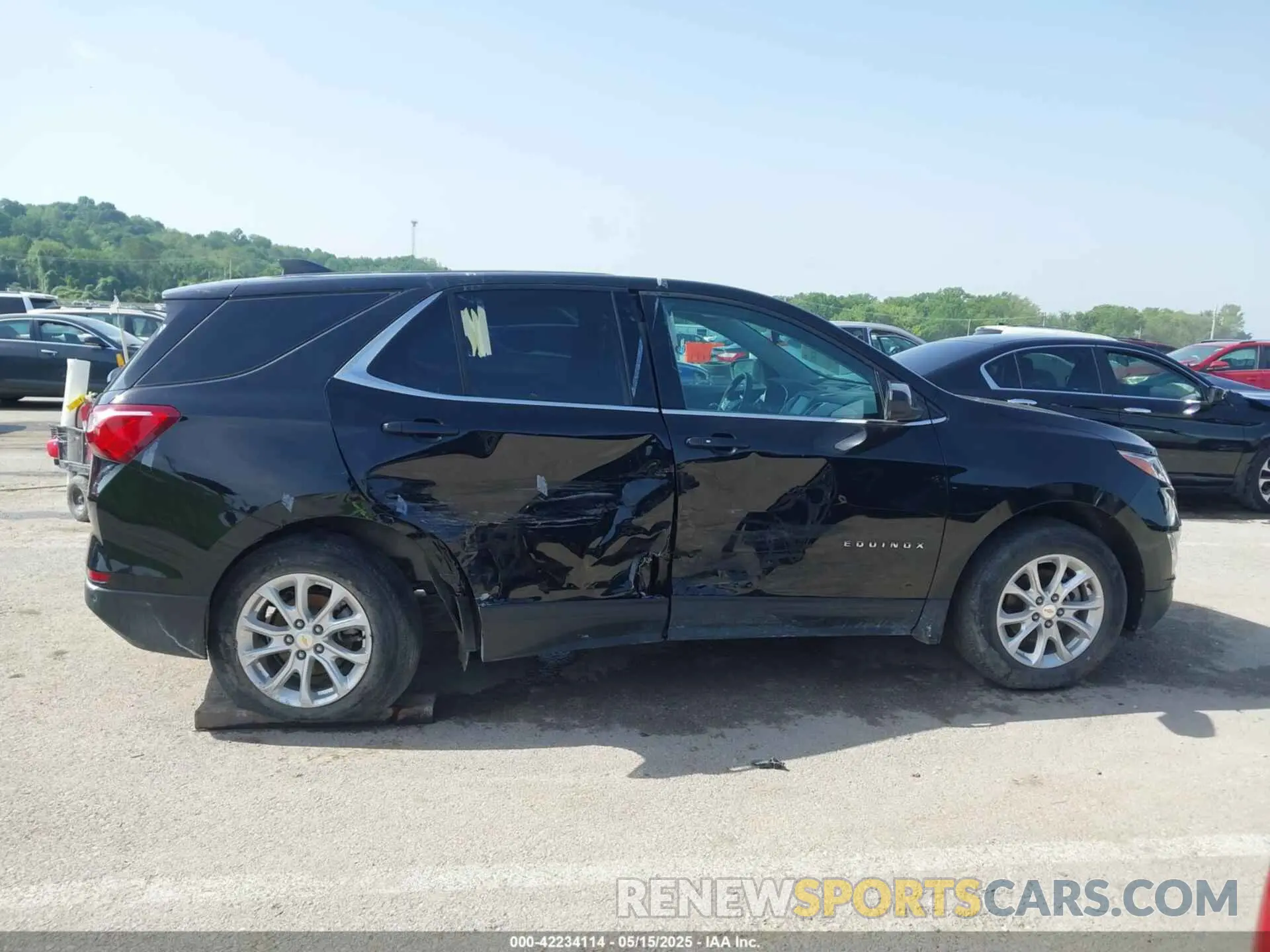 13 Photograph of a damaged car 2GNAXJEV6L6169601 CHEVROLET EQUINOX 2020