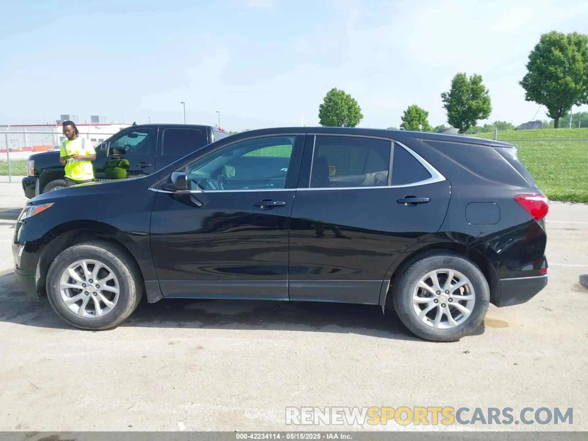 14 Photograph of a damaged car 2GNAXJEV6L6169601 CHEVROLET EQUINOX 2020