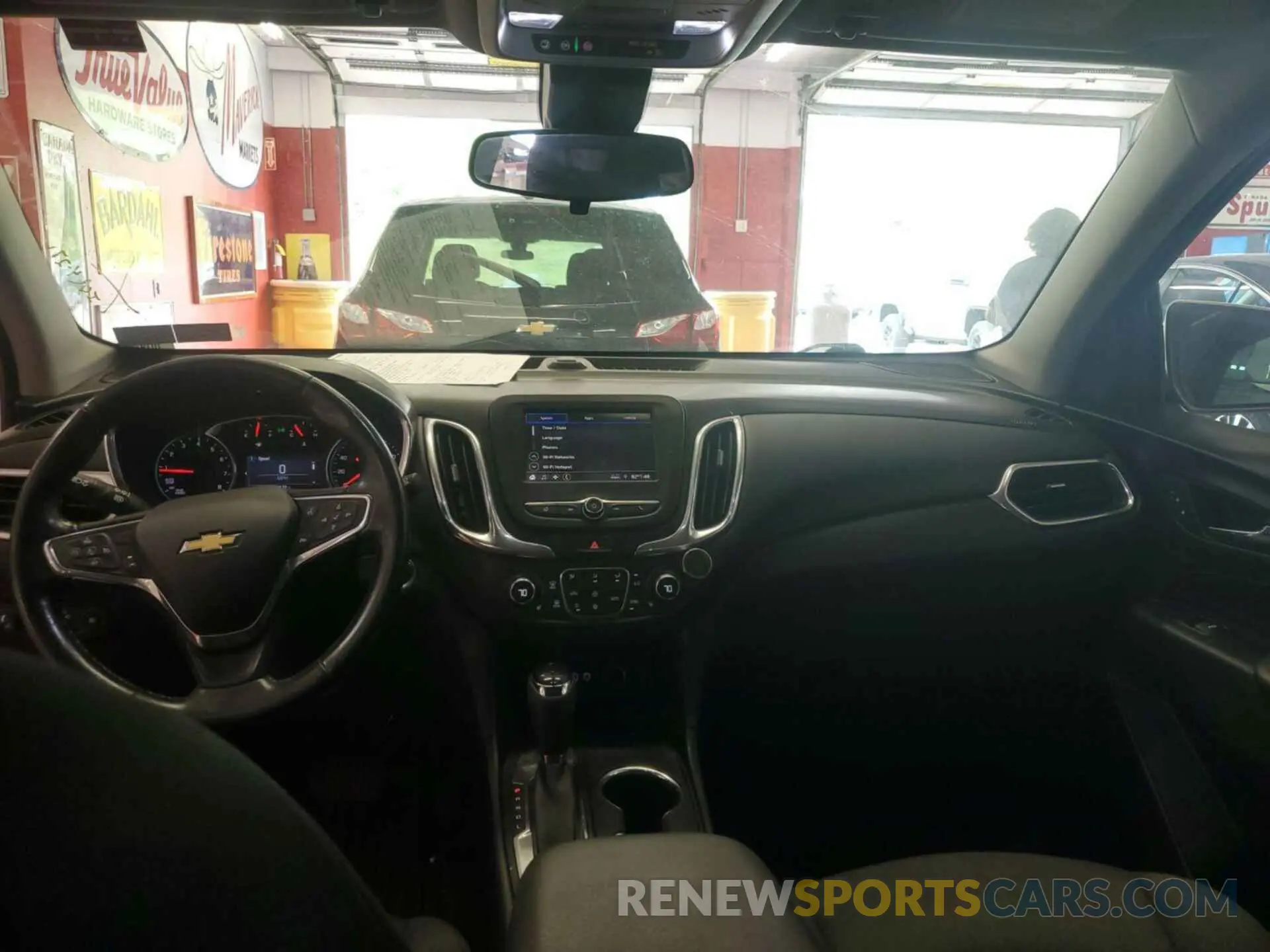 13 Photograph of a damaged car 2GNAXJEV6L6230476 CHEVROLET EQUINOX 2020