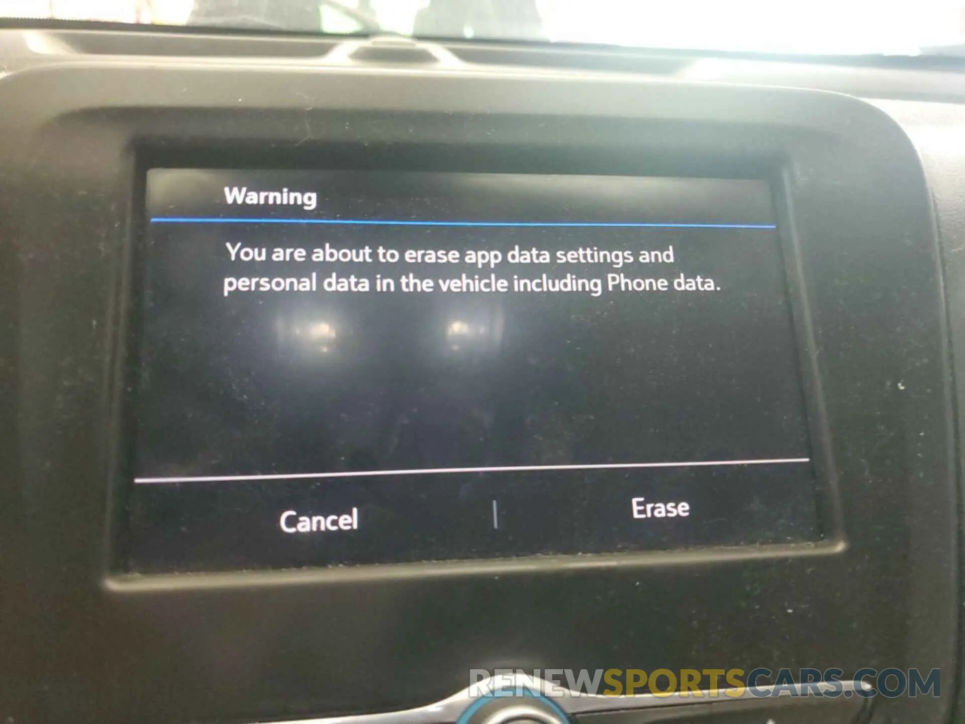 18 Photograph of a damaged car 2GNAXJEV6L6230476 CHEVROLET EQUINOX 2020