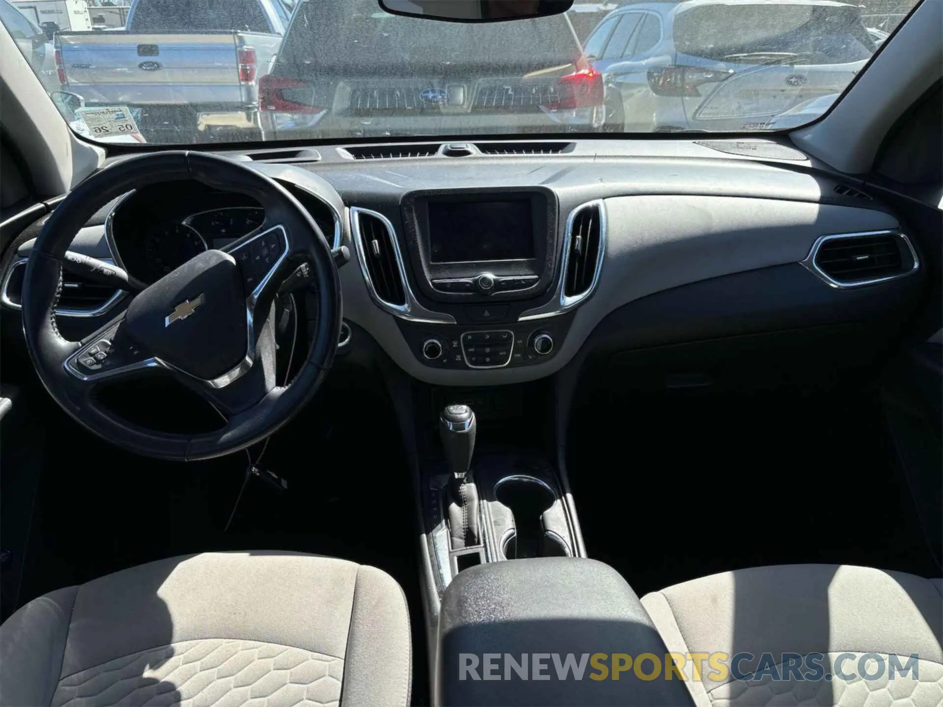 29 Photograph of a damaged car 2GNAXJEV6L6231966 CHEVROLET EQUINOX 2020
