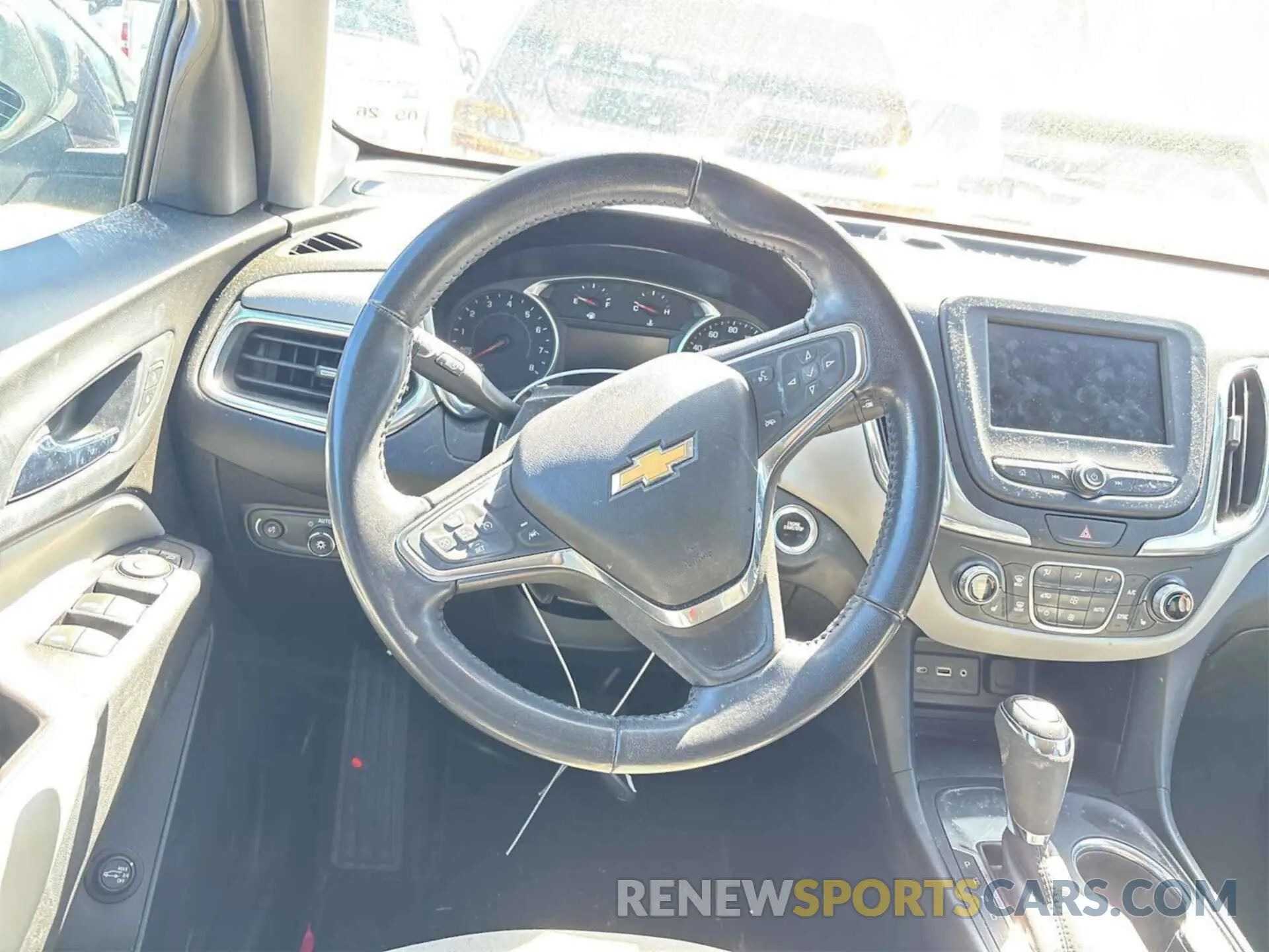 34 Photograph of a damaged car 2GNAXJEV6L6231966 CHEVROLET EQUINOX 2020
