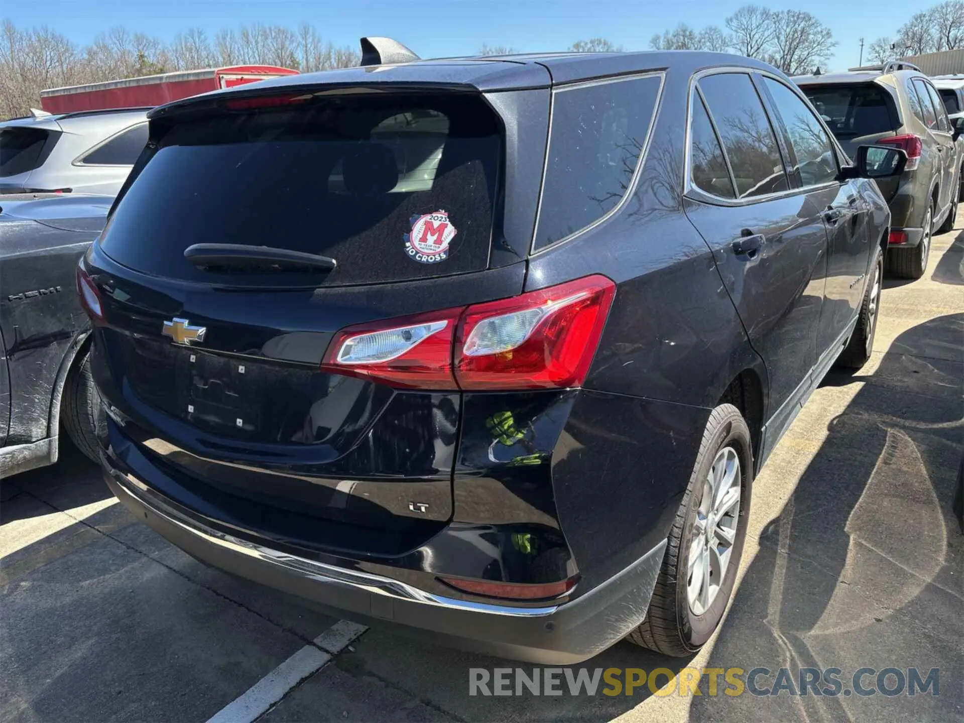 37 Photograph of a damaged car 2GNAXJEV6L6231966 CHEVROLET EQUINOX 2020