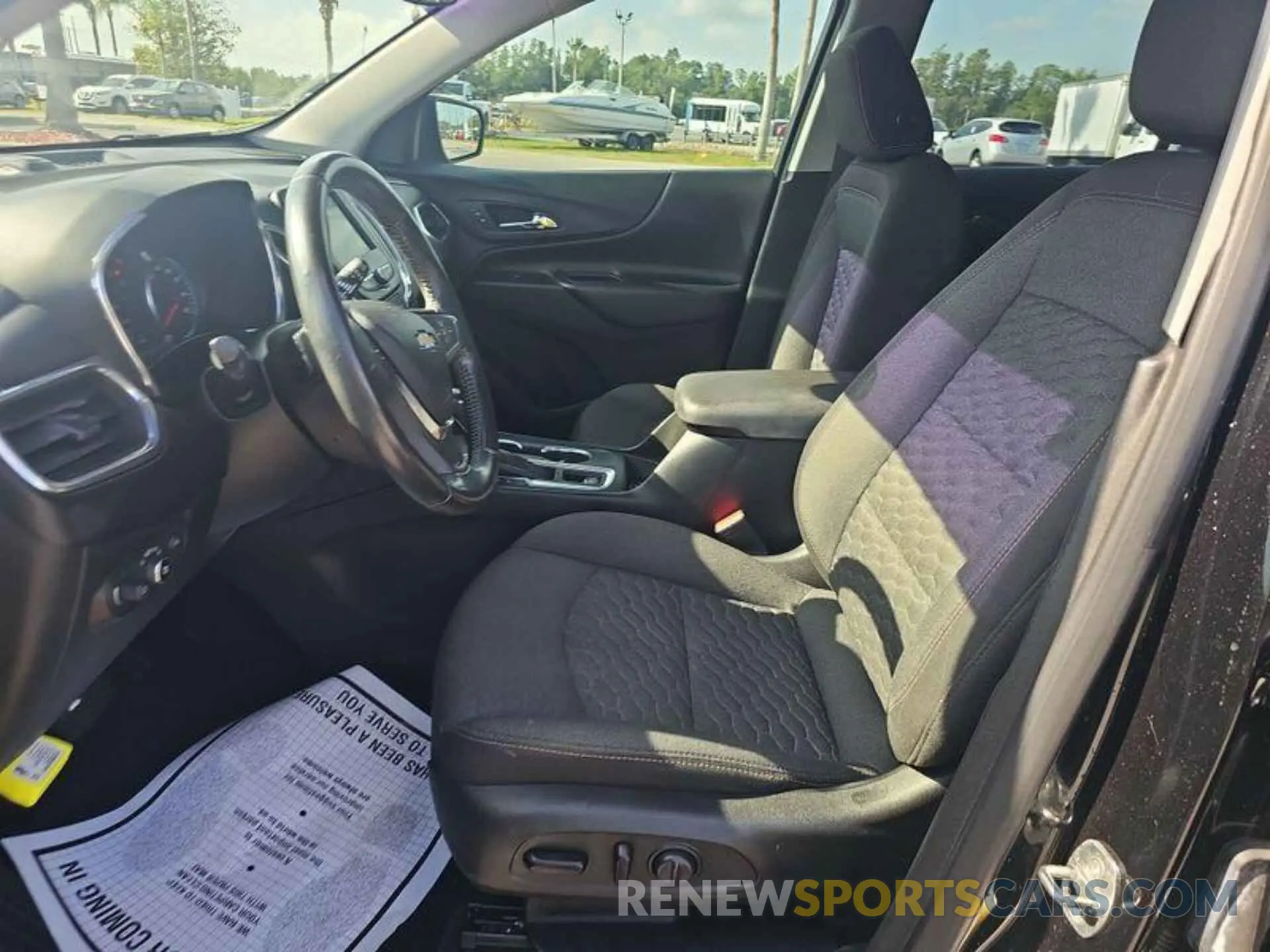 5 Photograph of a damaged car 2GNAXJEV6L6238531 CHEVROLET EQUINOX 2020