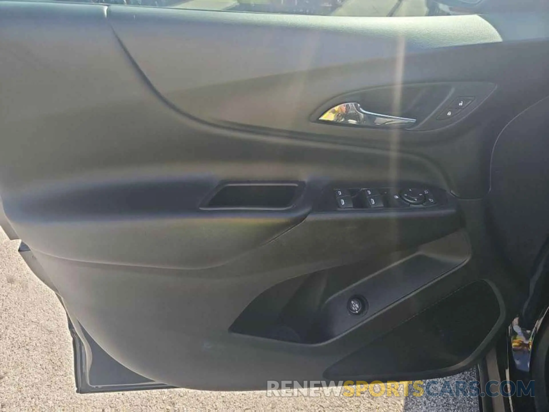 9 Photograph of a damaged car 2GNAXJEV6L6238531 CHEVROLET EQUINOX 2020