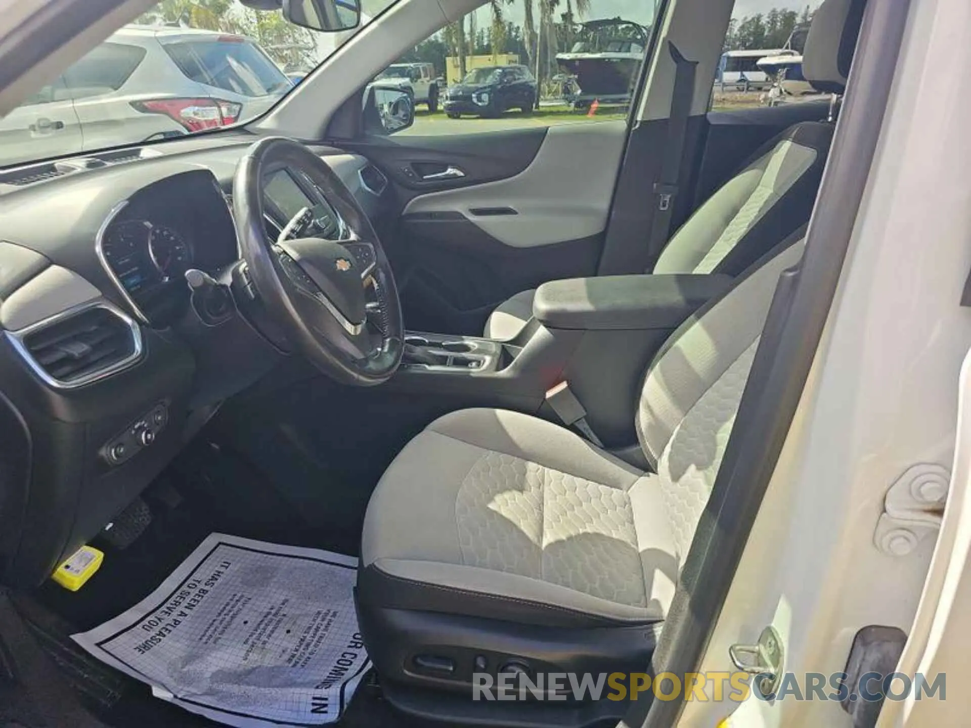 1 Photograph of a damaged car 2GNAXJEV6L6240022 CHEVROLET EQUINOX 2020