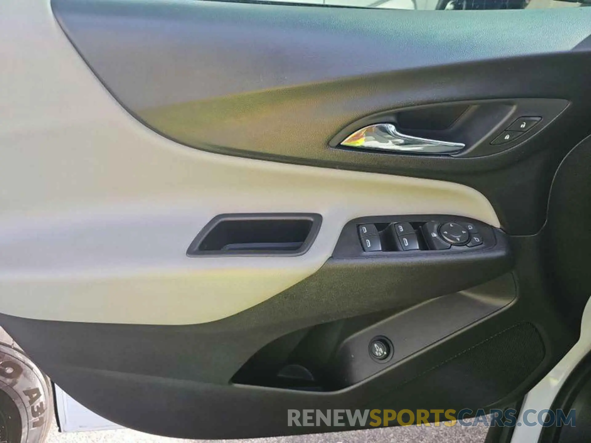 13 Photograph of a damaged car 2GNAXJEV6L6240022 CHEVROLET EQUINOX 2020