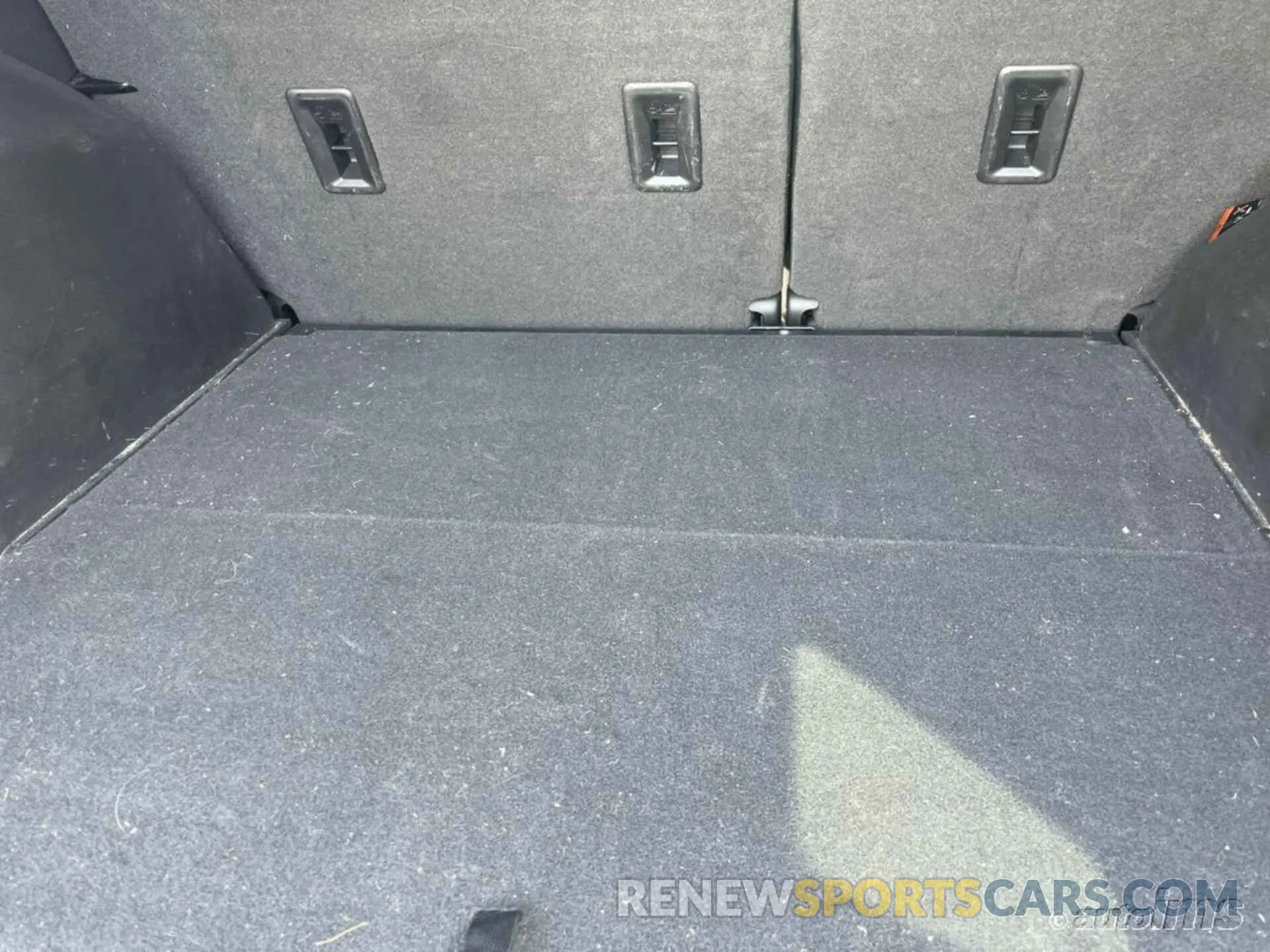 11 Photograph of a damaged car 2GNAXJEV6L6243700 CHEVROLET EQUINOX 2020