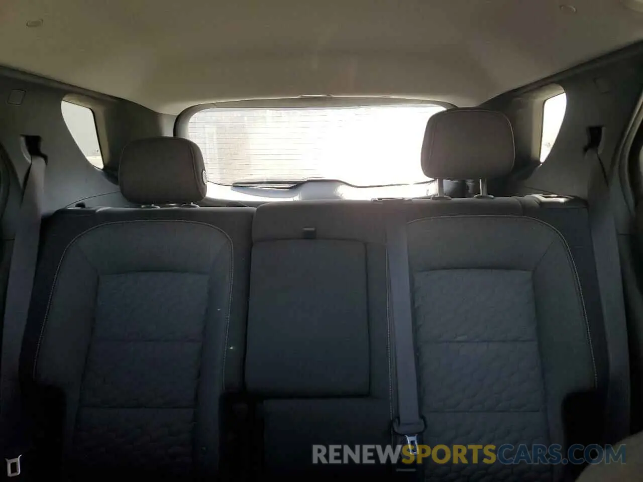 10 Photograph of a damaged car 2GNAXJEV7L6109858 CHEVROLET EQUINOX 2020
