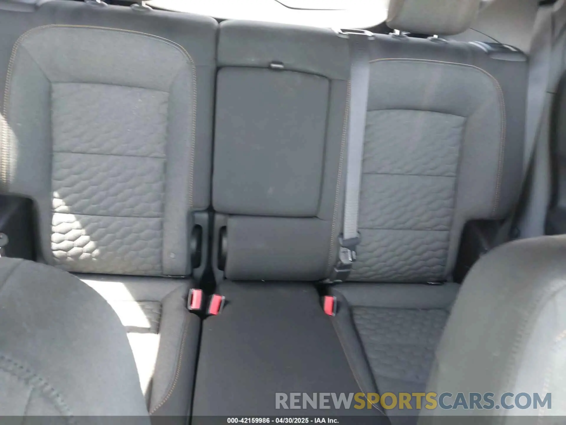 8 Photograph of a damaged car 2GNAXJEV7L6124991 CHEVROLET EQUINOX 2020