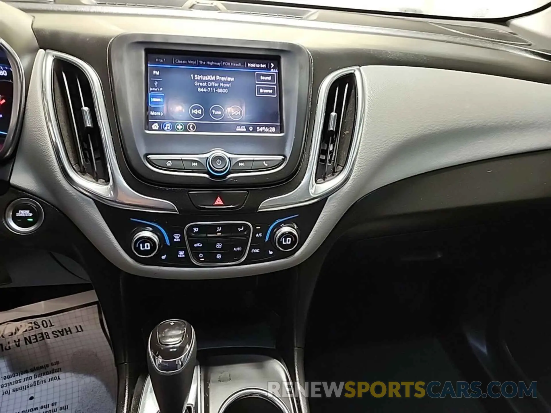 10 Photograph of a damaged car 2GNAXJEV7L6151527 CHEVROLET EQUINOX 2020