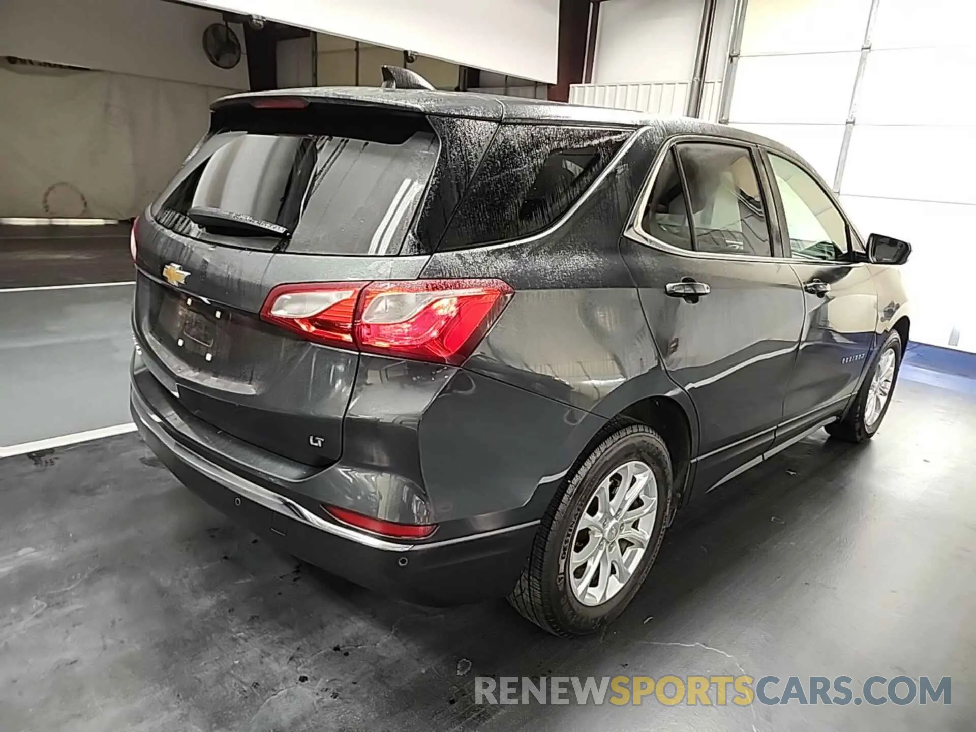 16 Photograph of a damaged car 2GNAXJEV7L6151527 CHEVROLET EQUINOX 2020