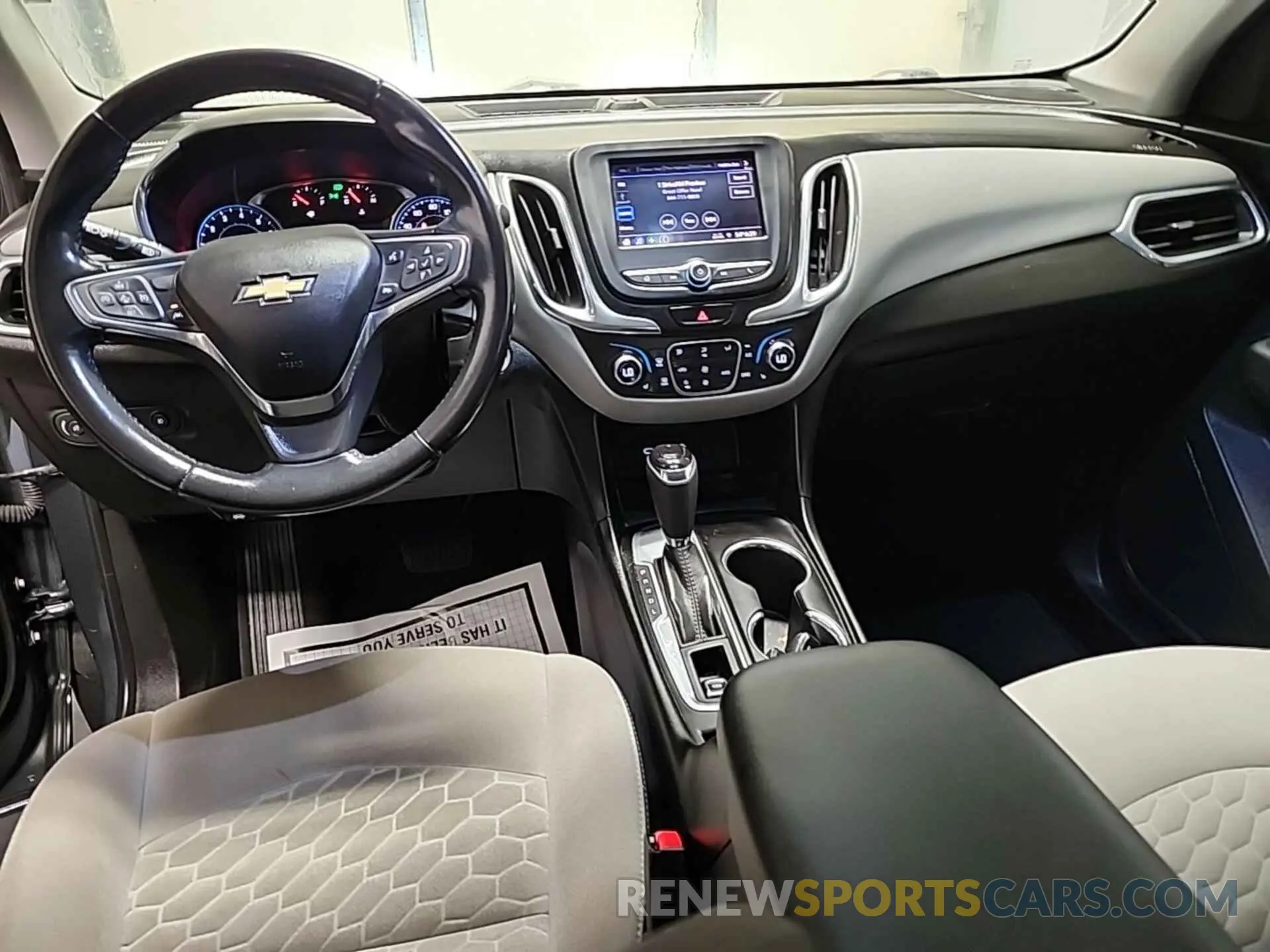 25 Photograph of a damaged car 2GNAXJEV7L6151527 CHEVROLET EQUINOX 2020