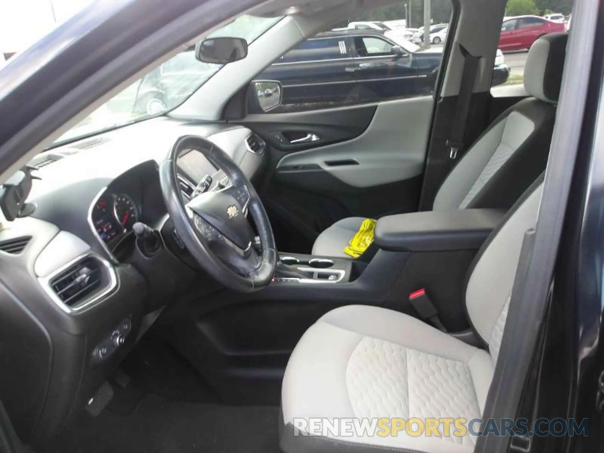 11 Photograph of a damaged car 2GNAXJEV7L6156887 CHEVROLET EQUINOX 2020