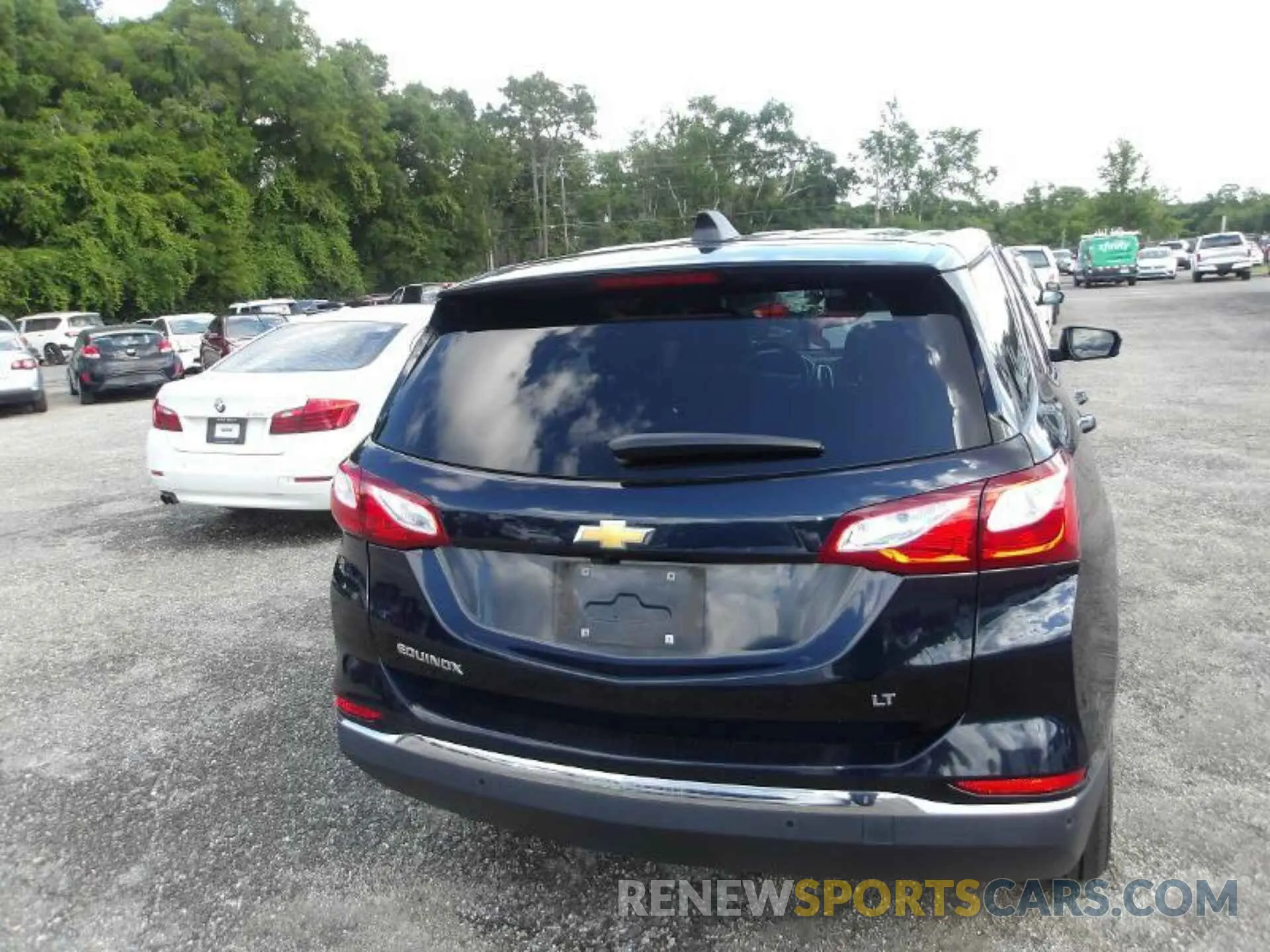 12 Photograph of a damaged car 2GNAXJEV7L6156887 CHEVROLET EQUINOX 2020