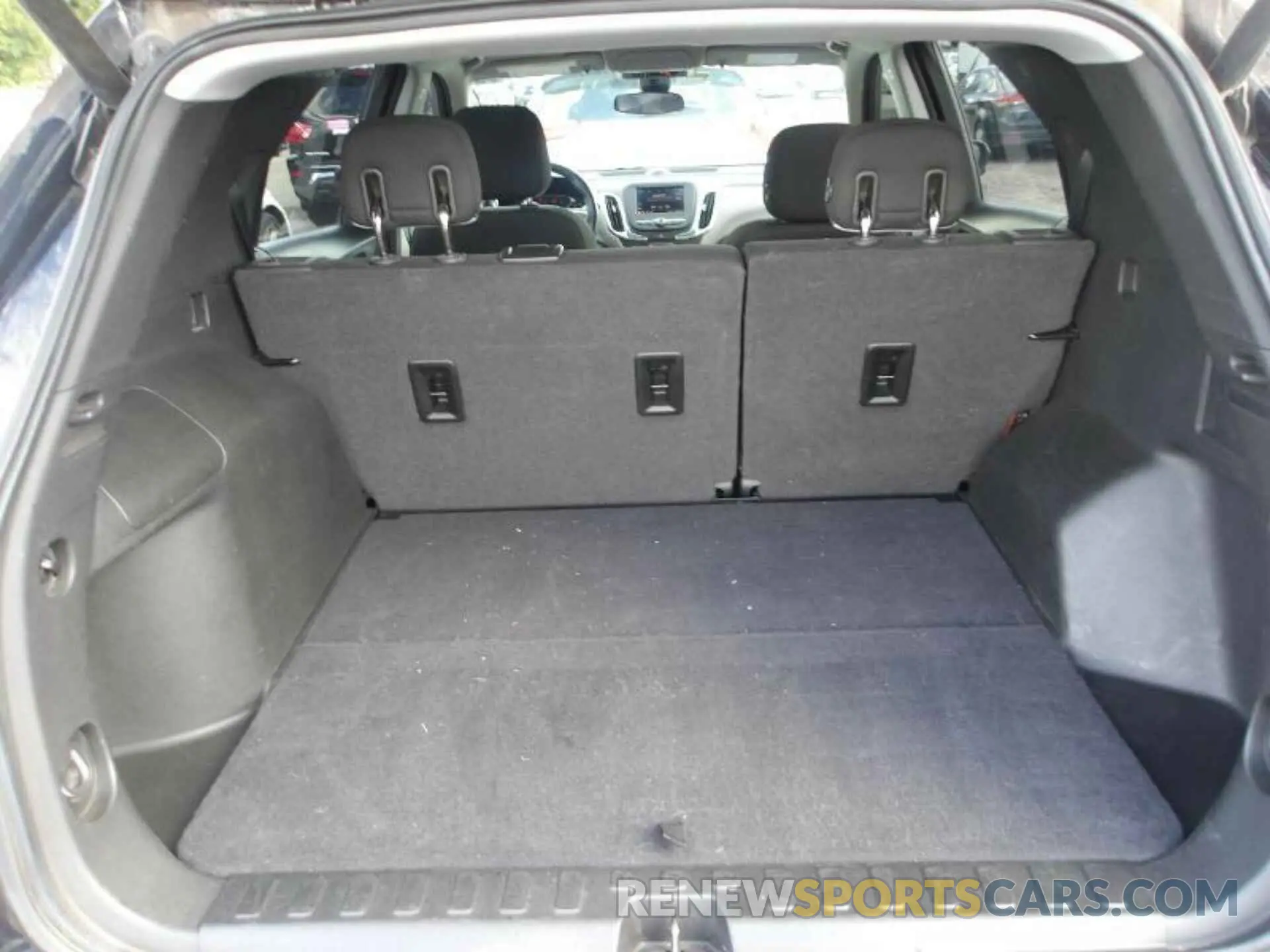 14 Photograph of a damaged car 2GNAXJEV7L6156887 CHEVROLET EQUINOX 2020