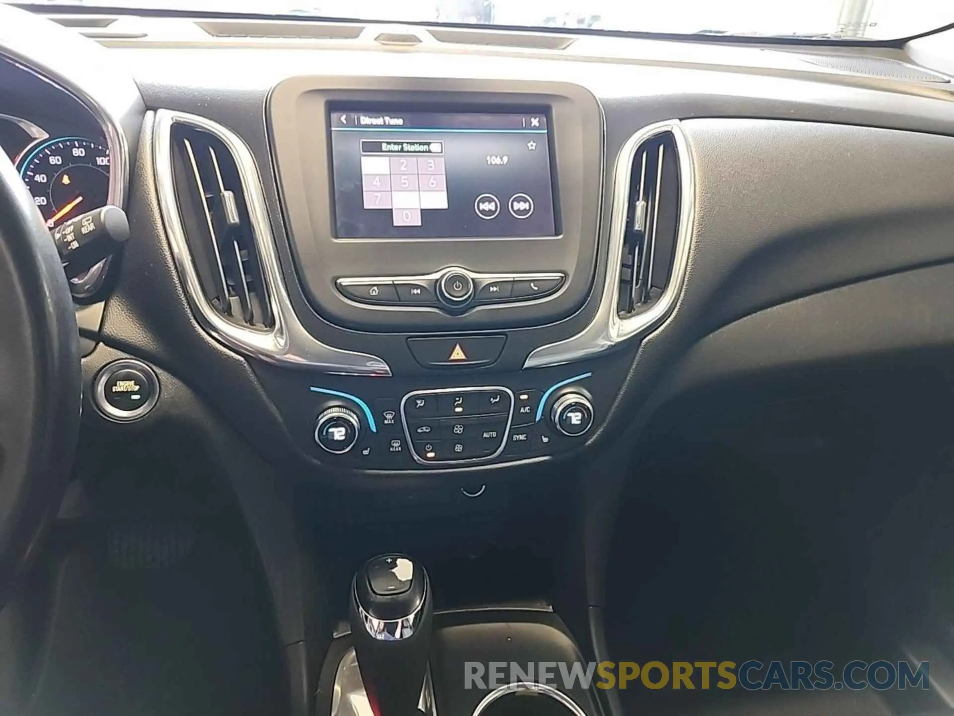13 Photograph of a damaged car 2GNAXJEV7L6231197 CHEVROLET EQUINOX 2020