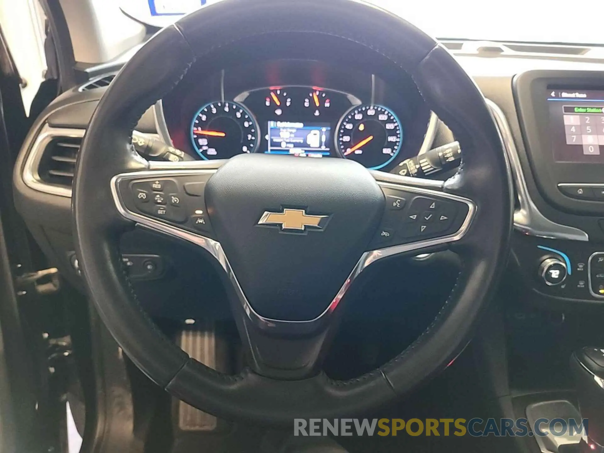 21 Photograph of a damaged car 2GNAXJEV7L6231197 CHEVROLET EQUINOX 2020