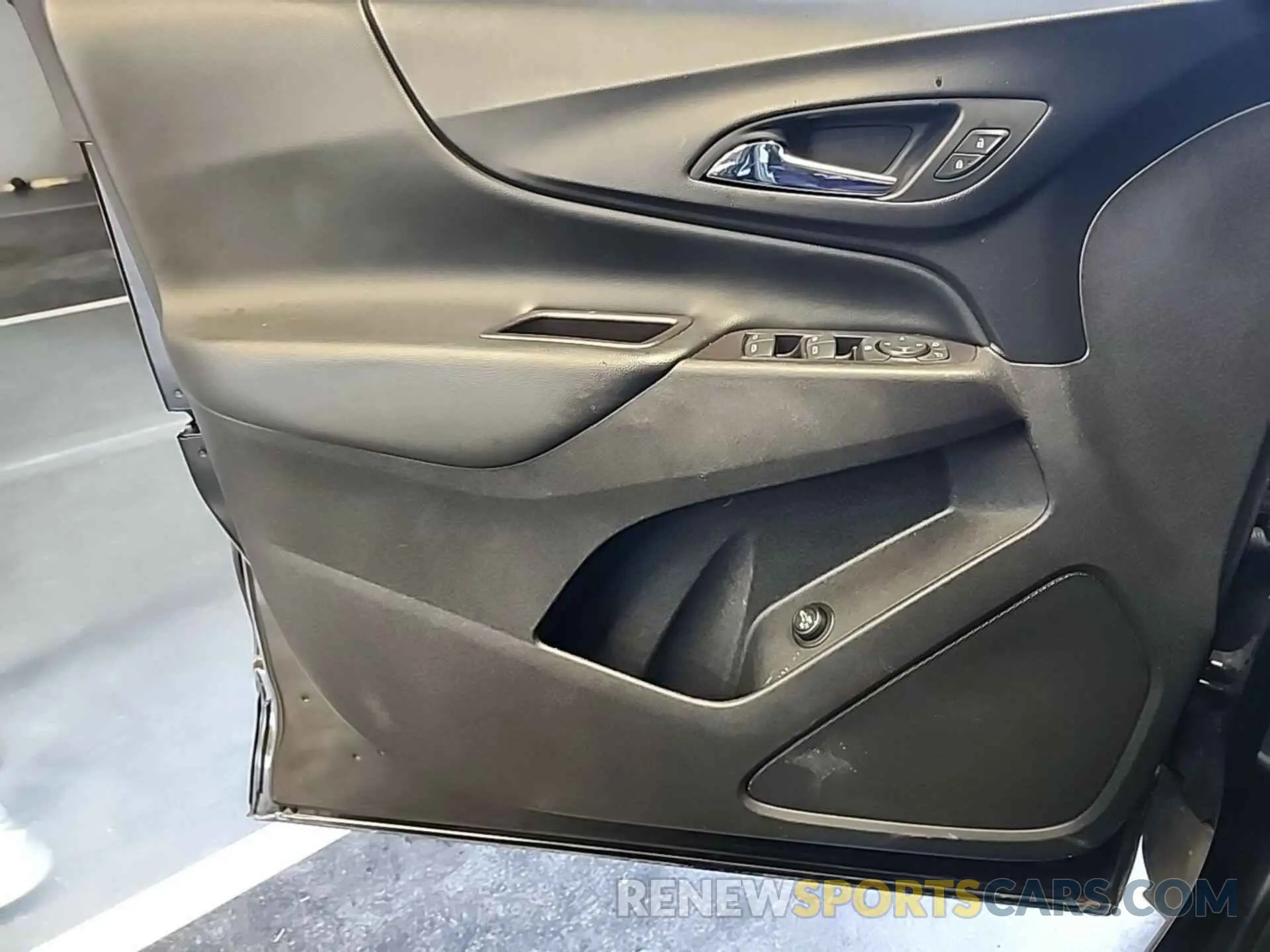 9 Photograph of a damaged car 2GNAXJEV7L6231197 CHEVROLET EQUINOX 2020
