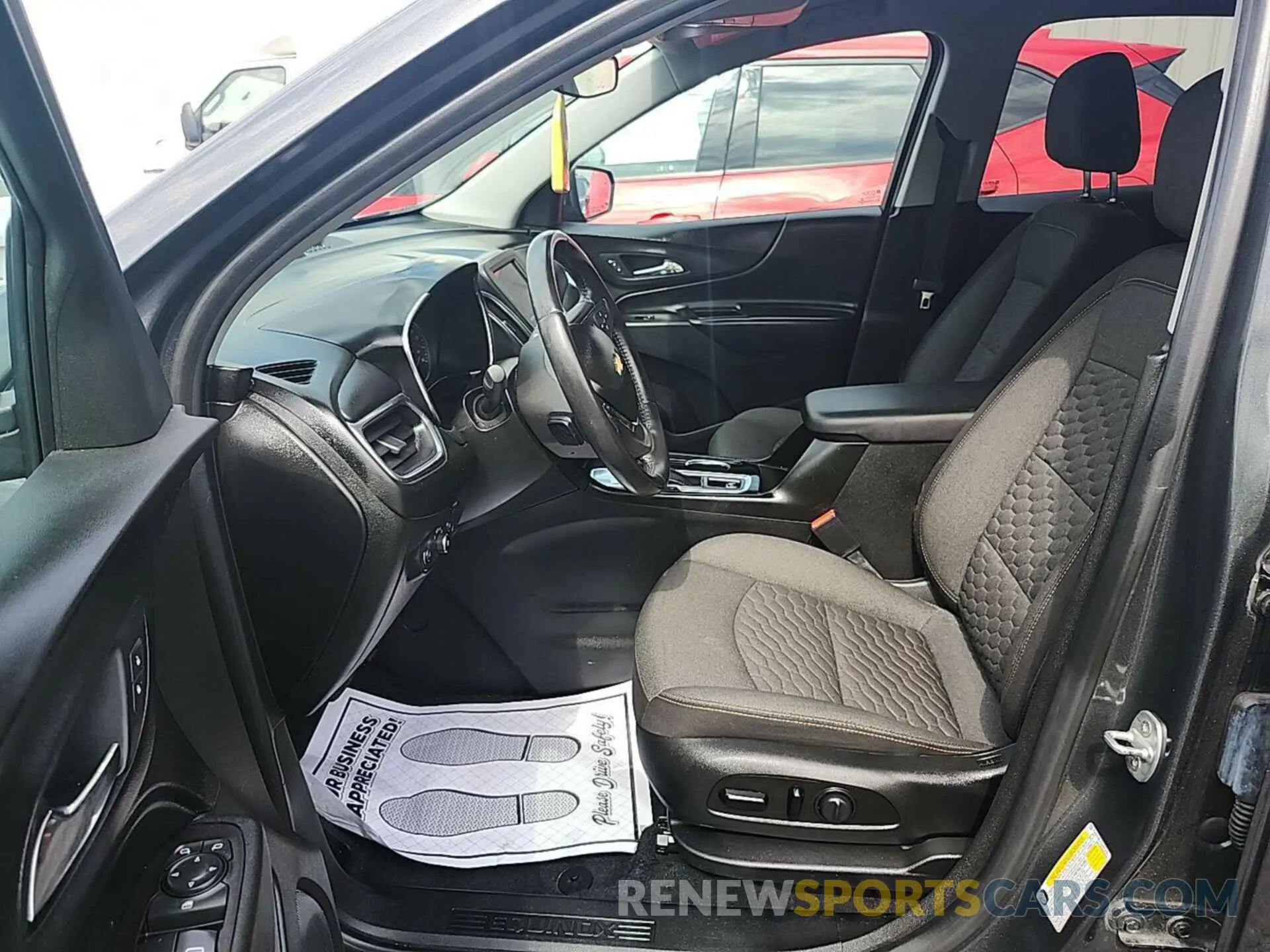 27 Photograph of a damaged car 2GNAXJEV7L6231331 CHEVROLET EQUINOX 2020