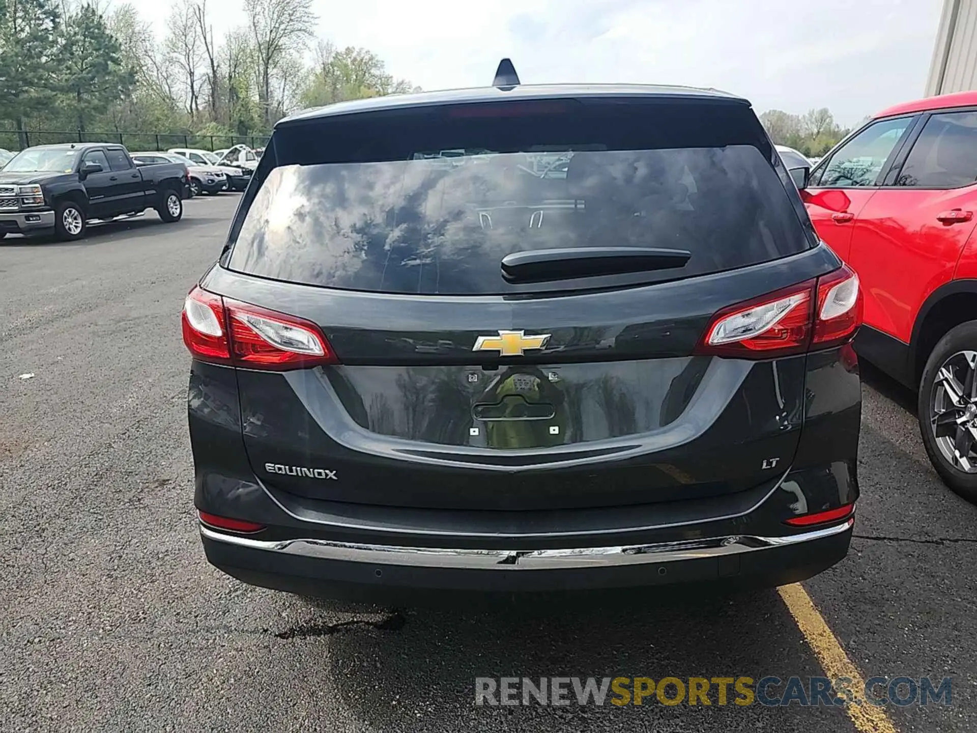 29 Photograph of a damaged car 2GNAXJEV7L6231331 CHEVROLET EQUINOX 2020