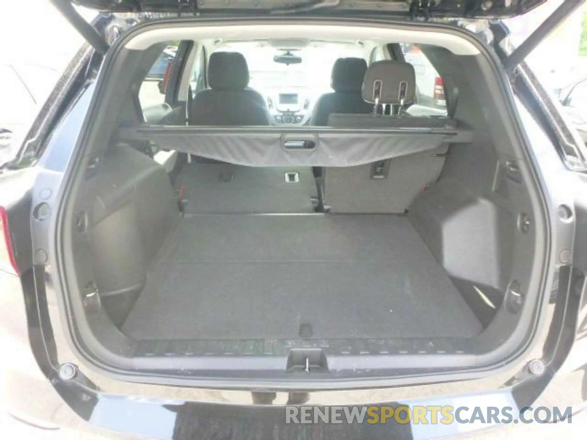 11 Photograph of a damaged car 2GNAXJEV7L6231748 CHEVROLET EQUINOX 2020
