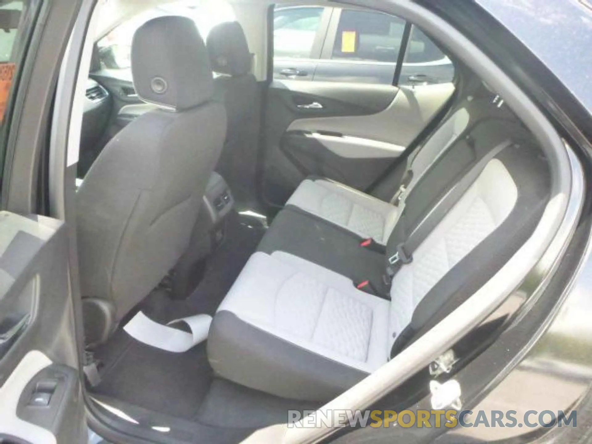 15 Photograph of a damaged car 2GNAXJEV7L6231748 CHEVROLET EQUINOX 2020