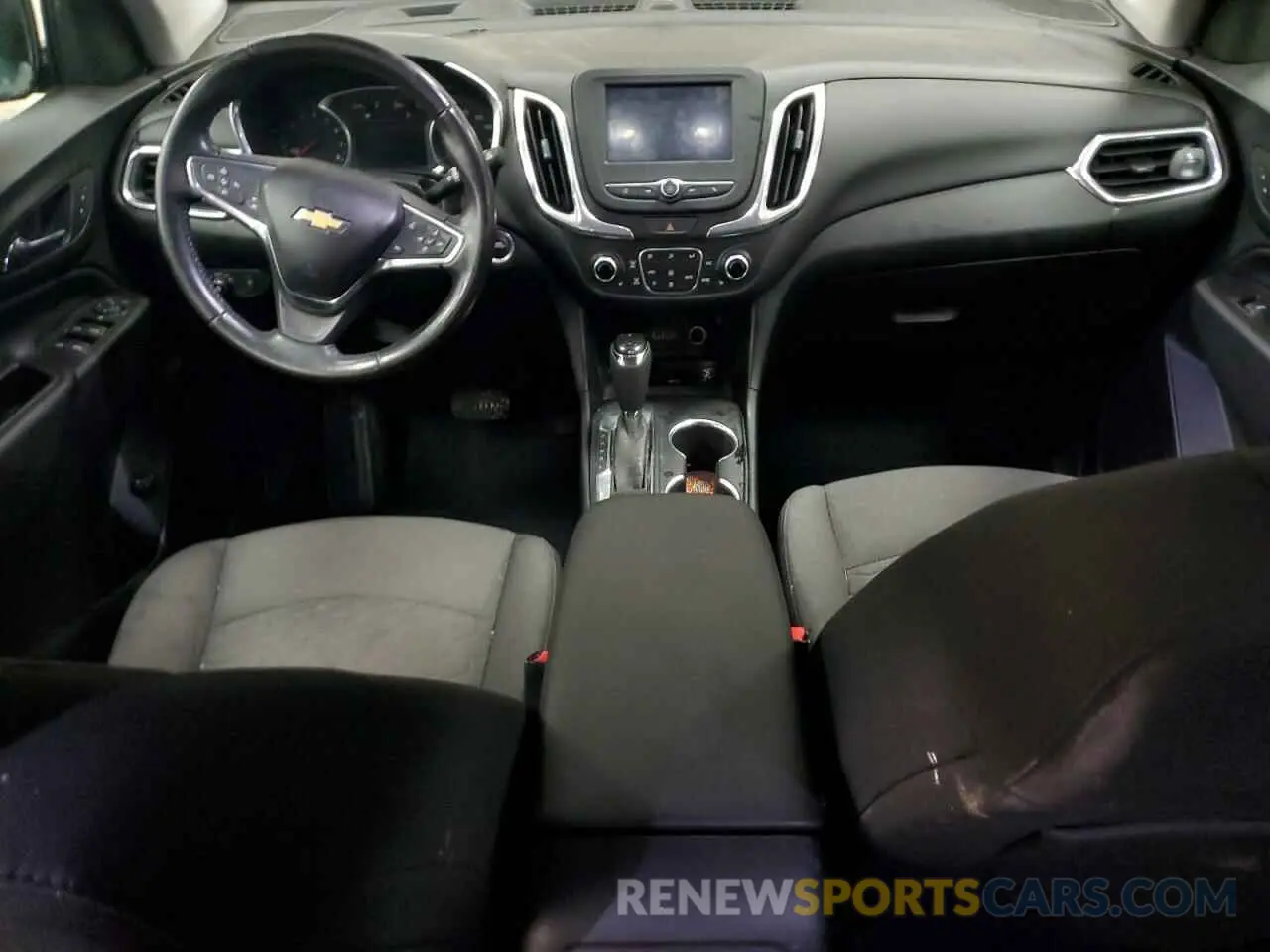 8 Photograph of a damaged car 2GNAXJEV7L6235671 CHEVROLET EQUINOX 2020