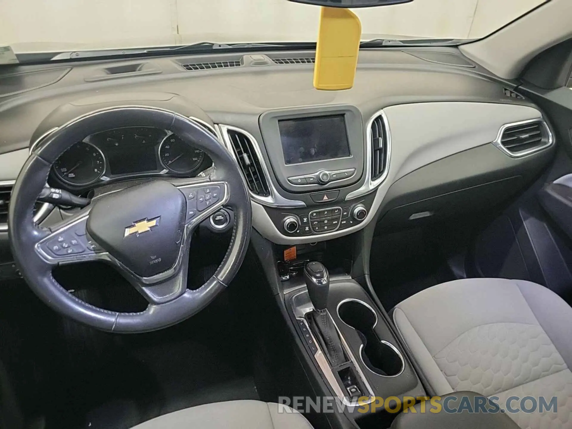 8 Photograph of a damaged car 2GNAXJEV7L6237226 CHEVROLET EQUINOX 2020