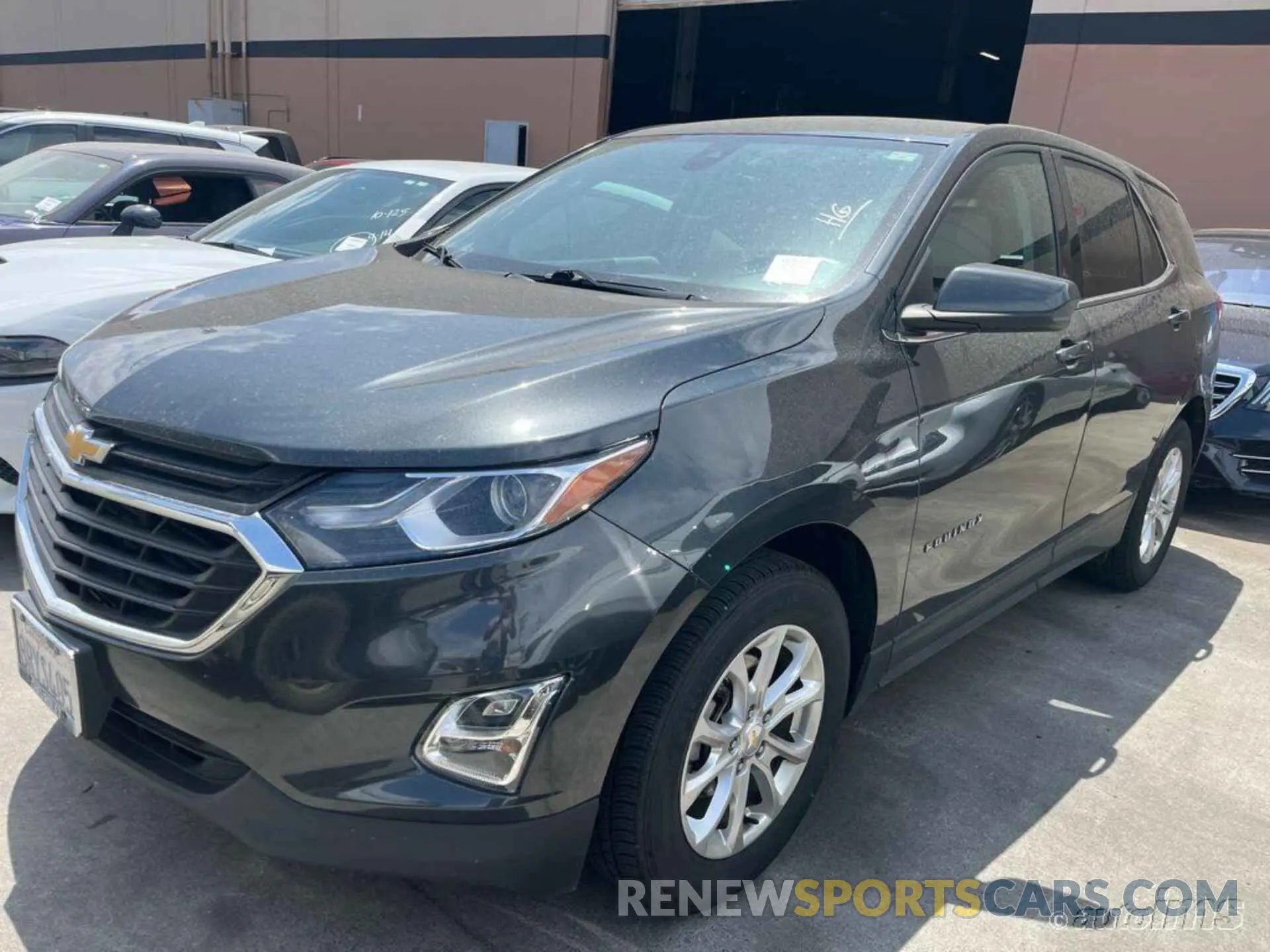 10 Photograph of a damaged car 2GNAXJEV7L6262384 CHEVROLET EQUINOX 2020