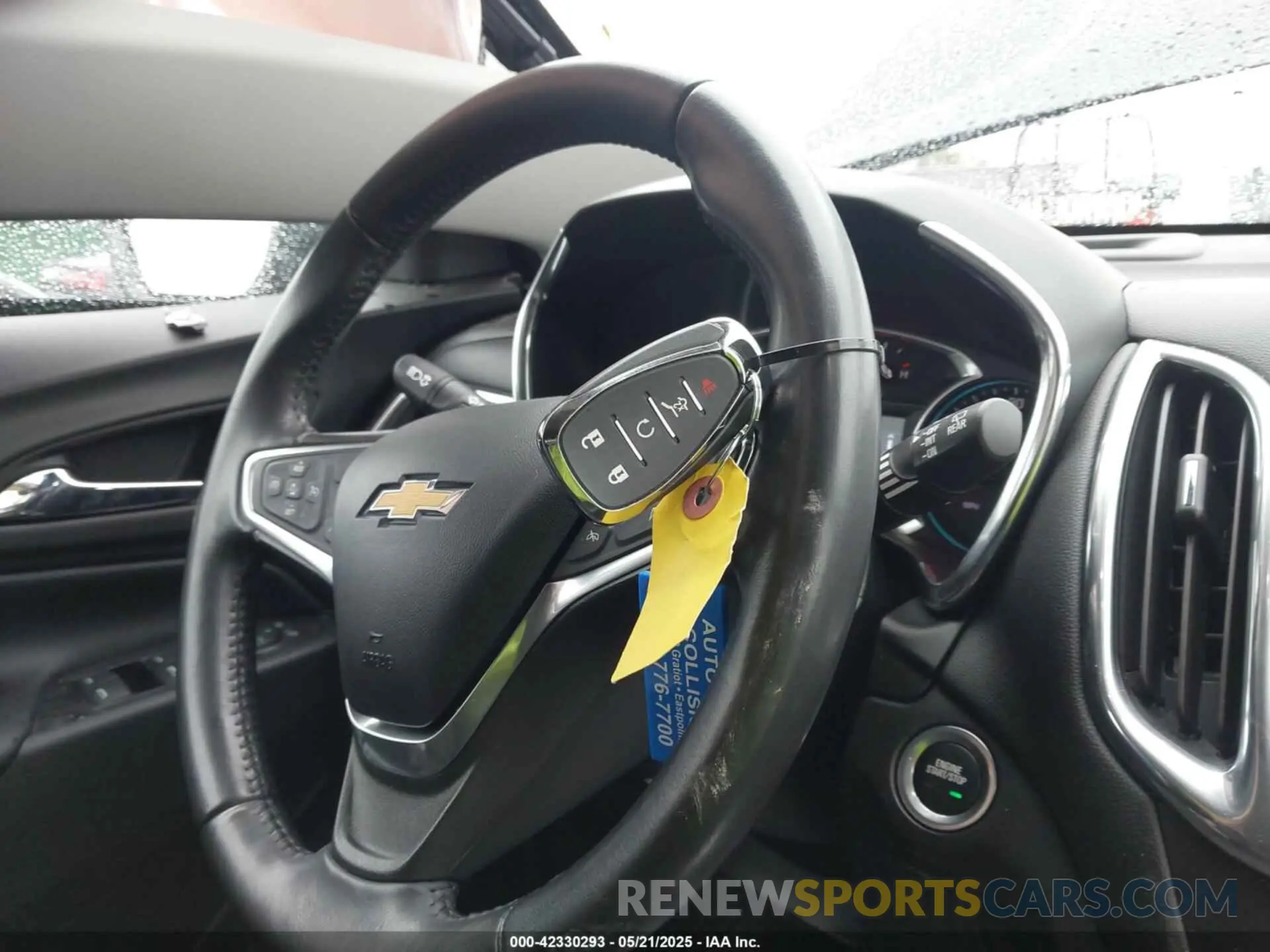 11 Photograph of a damaged car 2GNAXJEV8L6108900 CHEVROLET EQUINOX 2020
