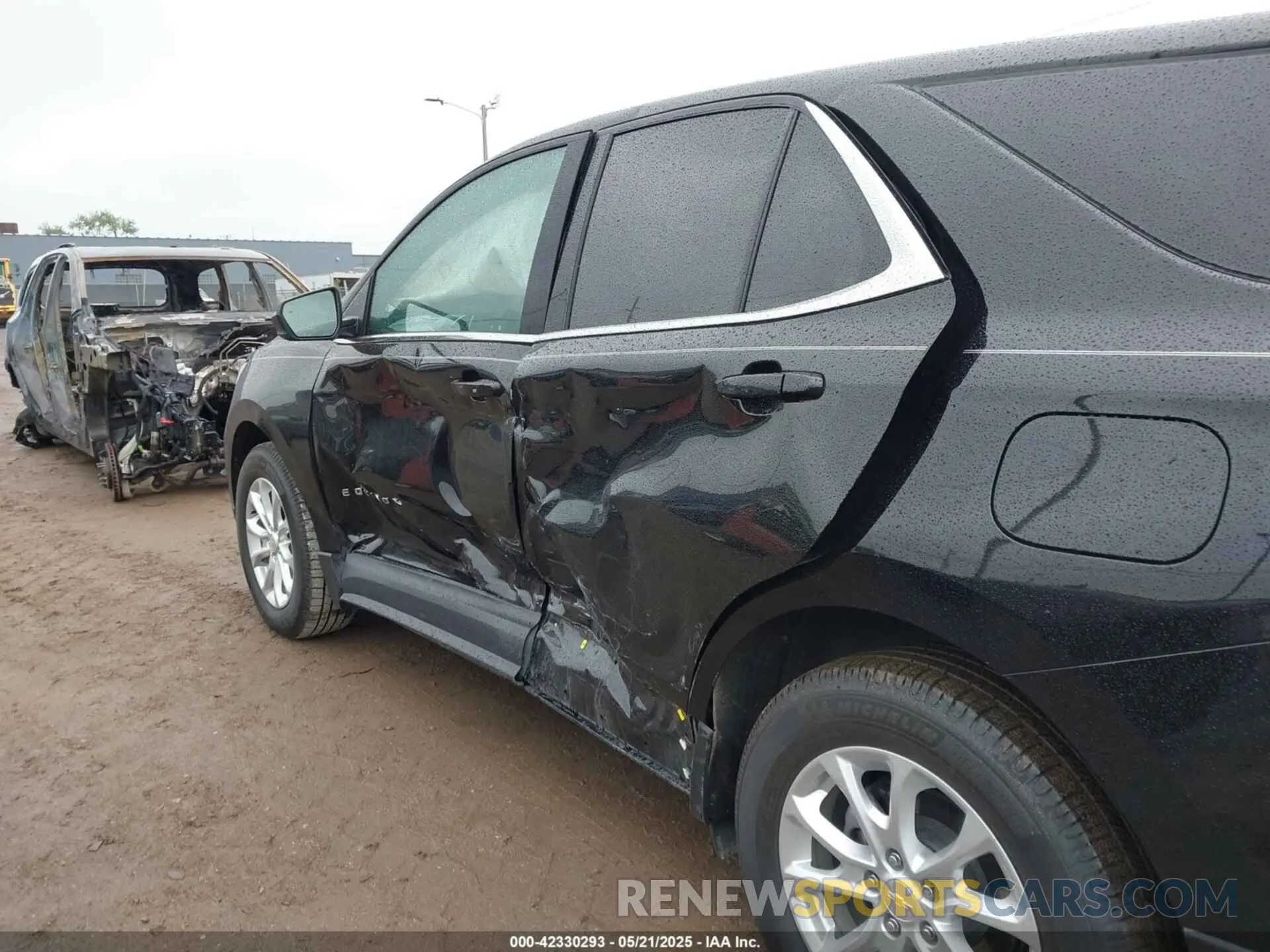 17 Photograph of a damaged car 2GNAXJEV8L6108900 CHEVROLET EQUINOX 2020