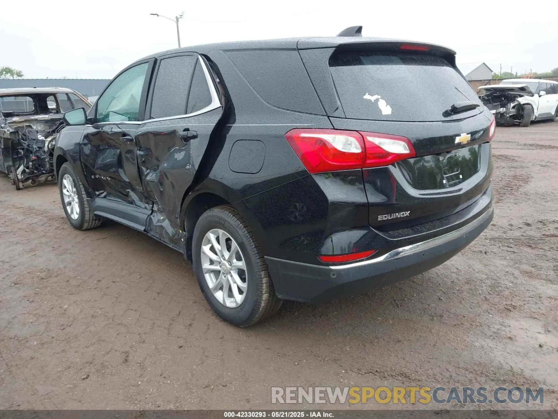 3 Photograph of a damaged car 2GNAXJEV8L6108900 CHEVROLET EQUINOX 2020