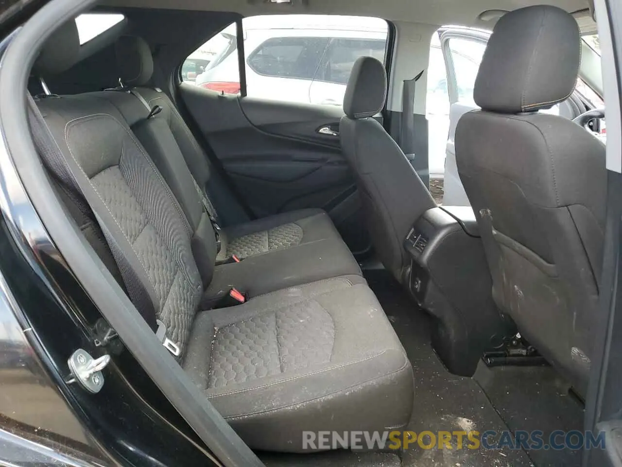 11 Photograph of a damaged car 2GNAXJEV8L6116186 CHEVROLET EQUINOX 2020